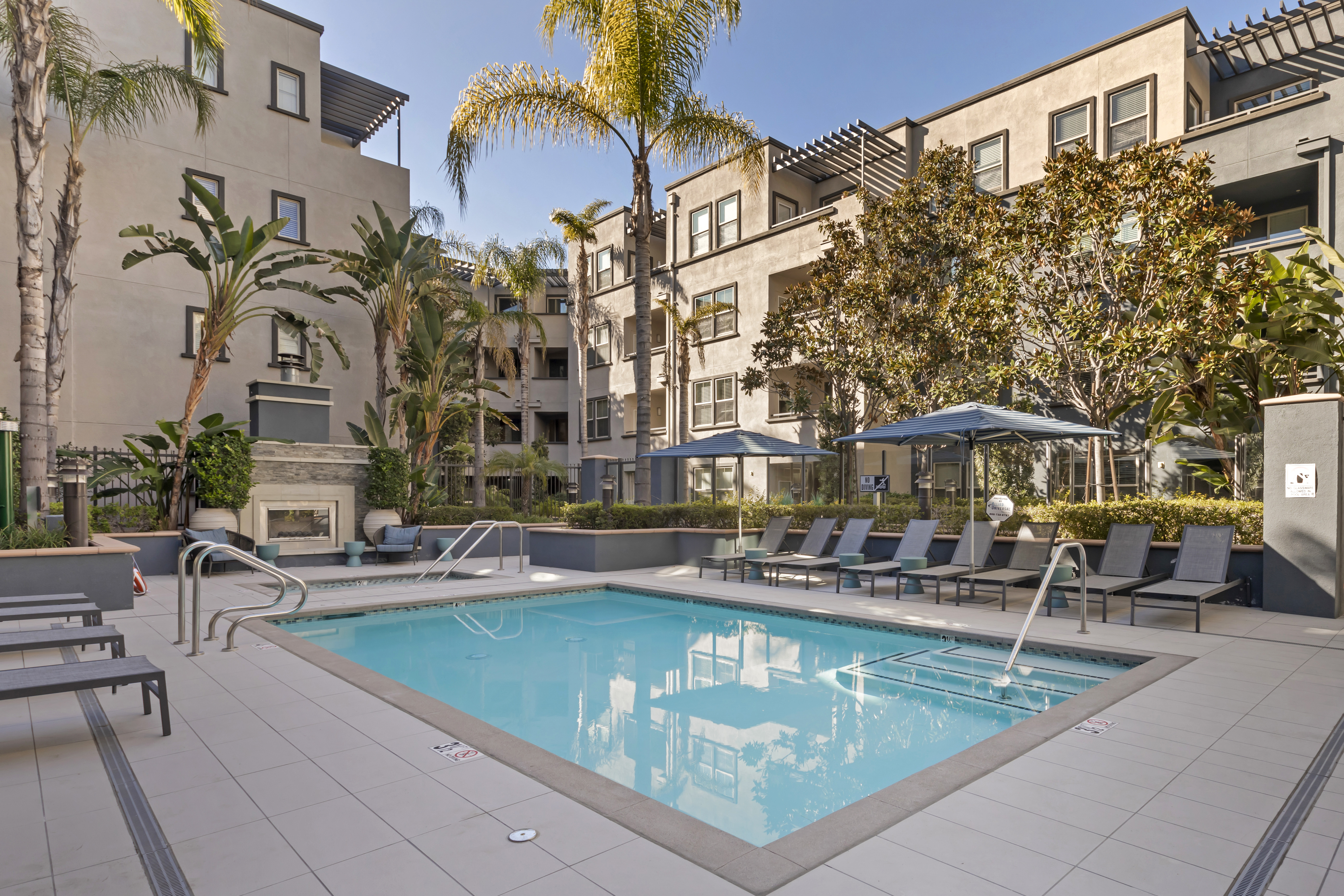 Pool at Avalon (2 of 4)