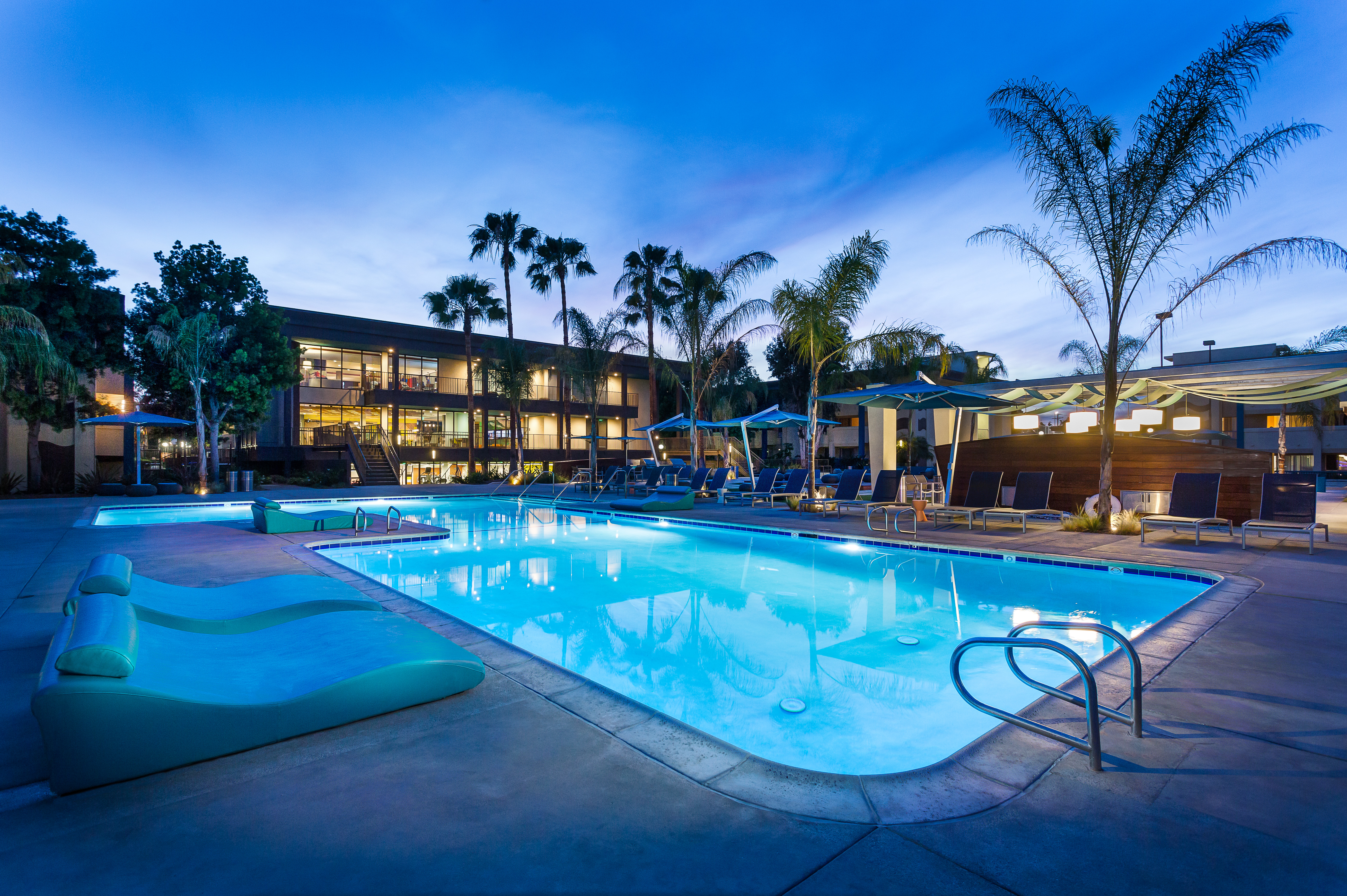 Pool at Ava Pacific Beach (3 of 4)