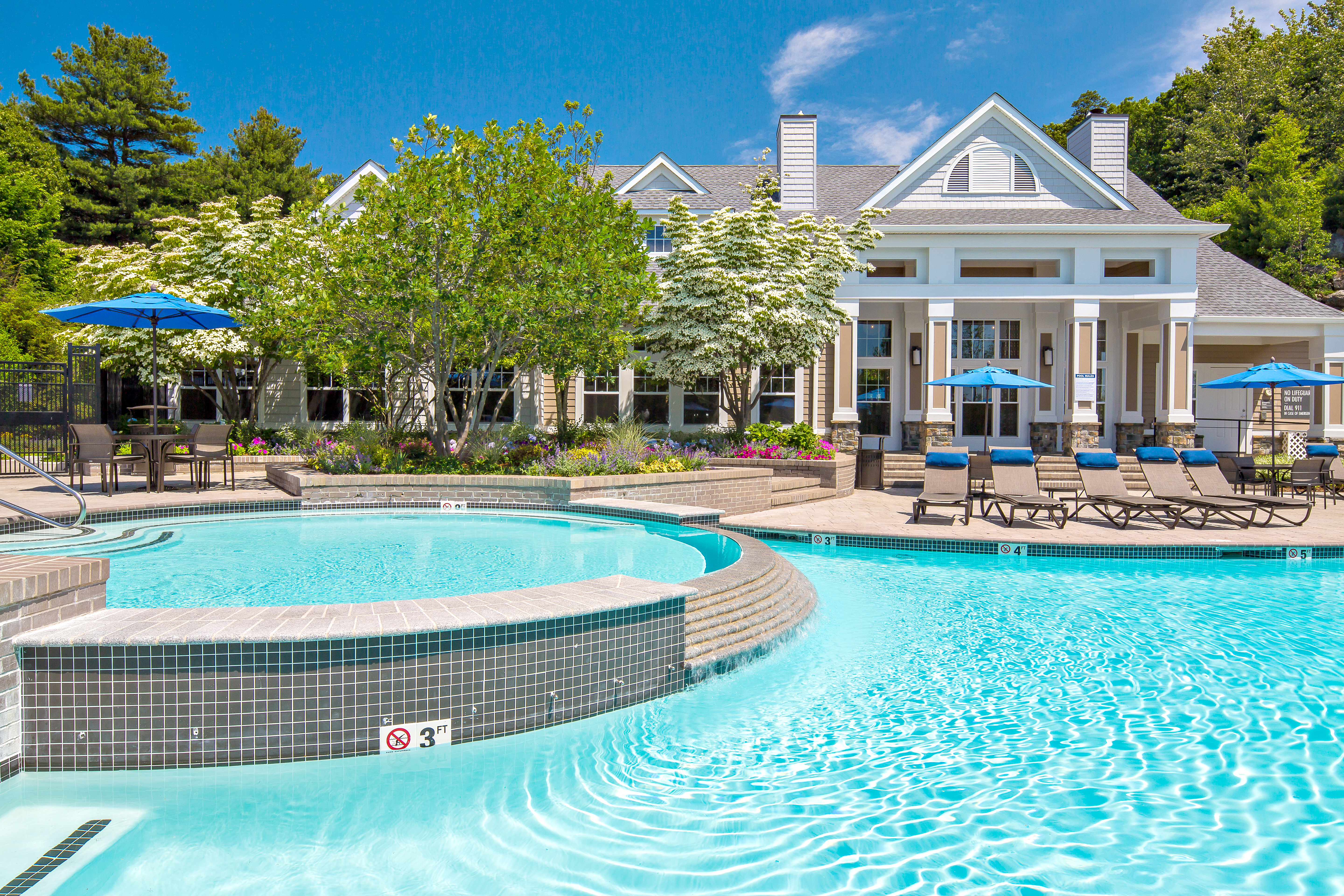 Pool at Avalon Bear Hill (4 of 4)