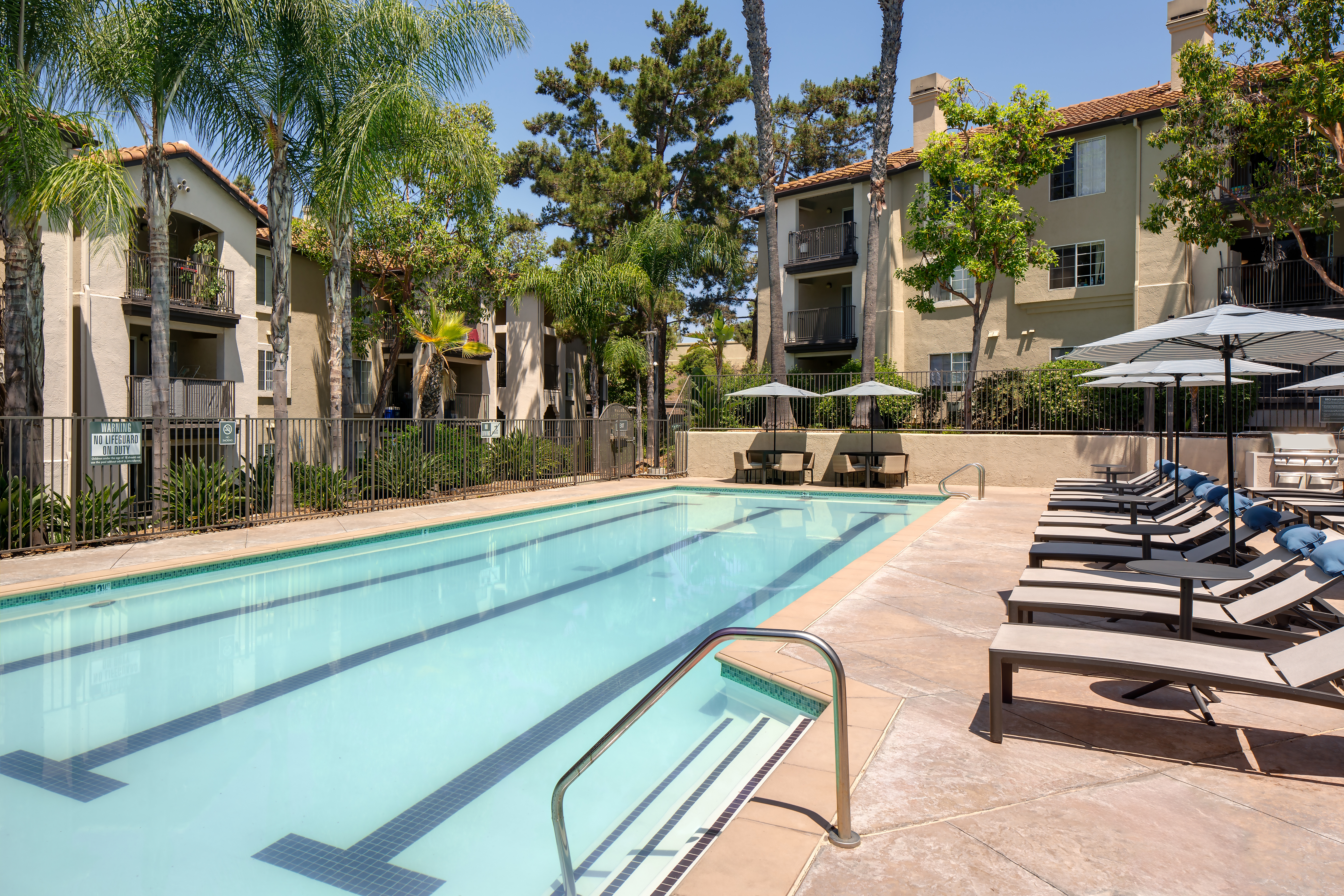 Pool at Eaves (3 of 5)