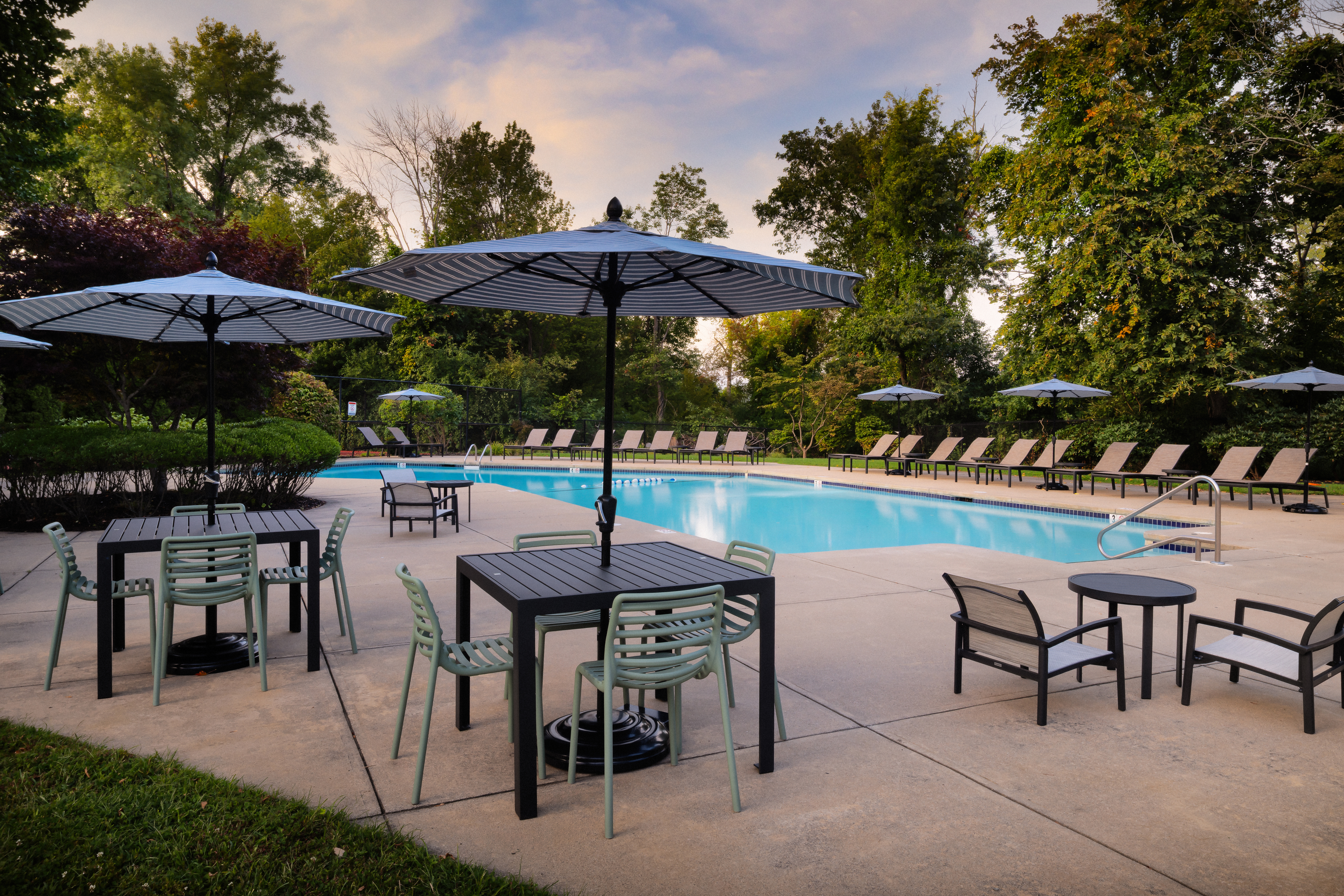Pool at Eaves (6 of 8)