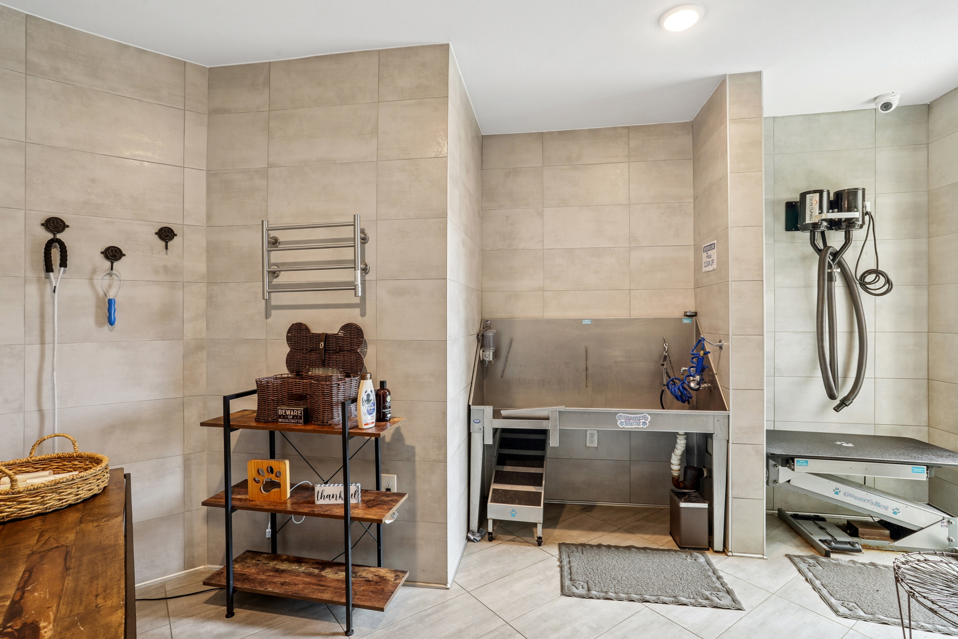 Pet wash at Avalon Frisco North