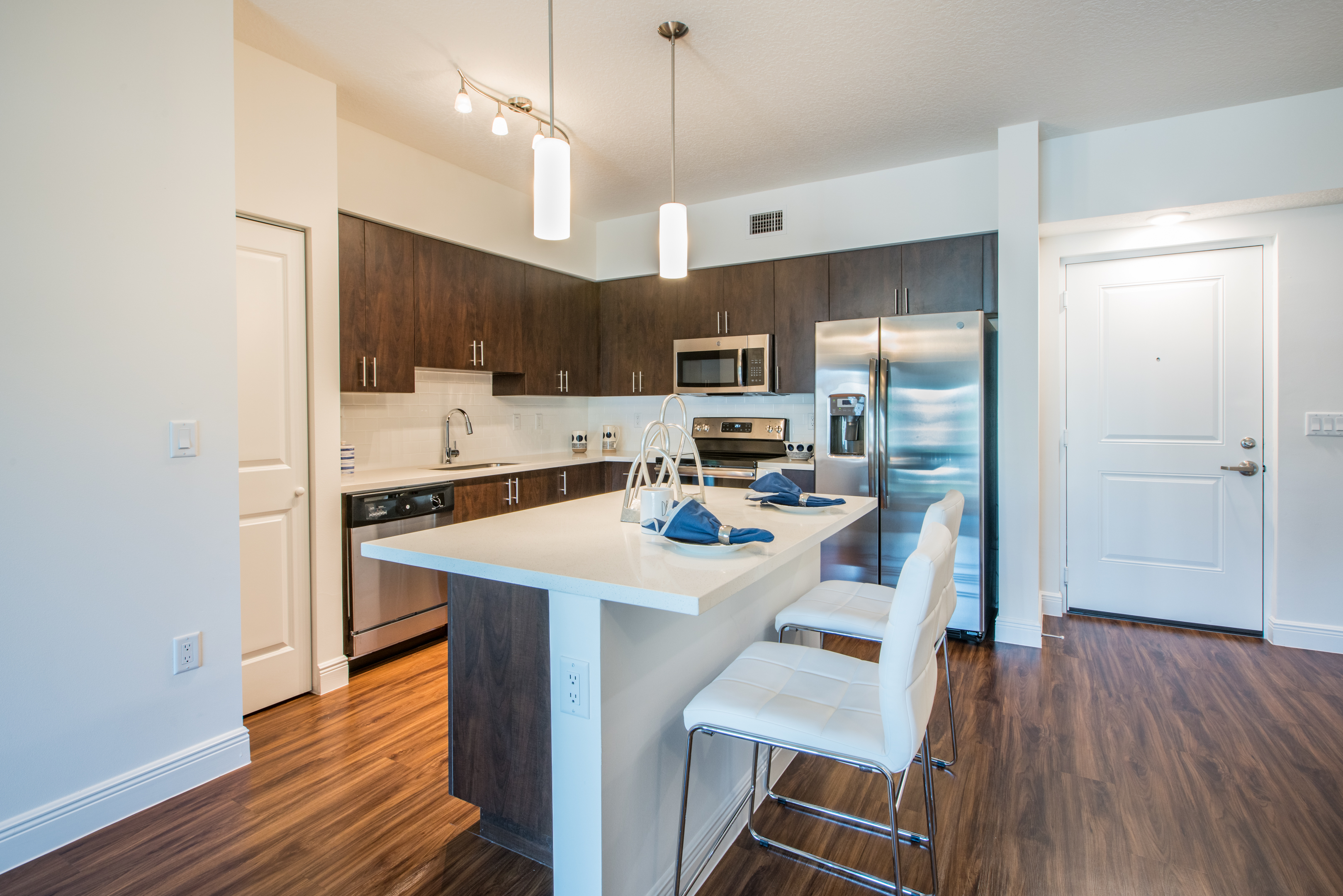 Avalon Miramar 3 of 12