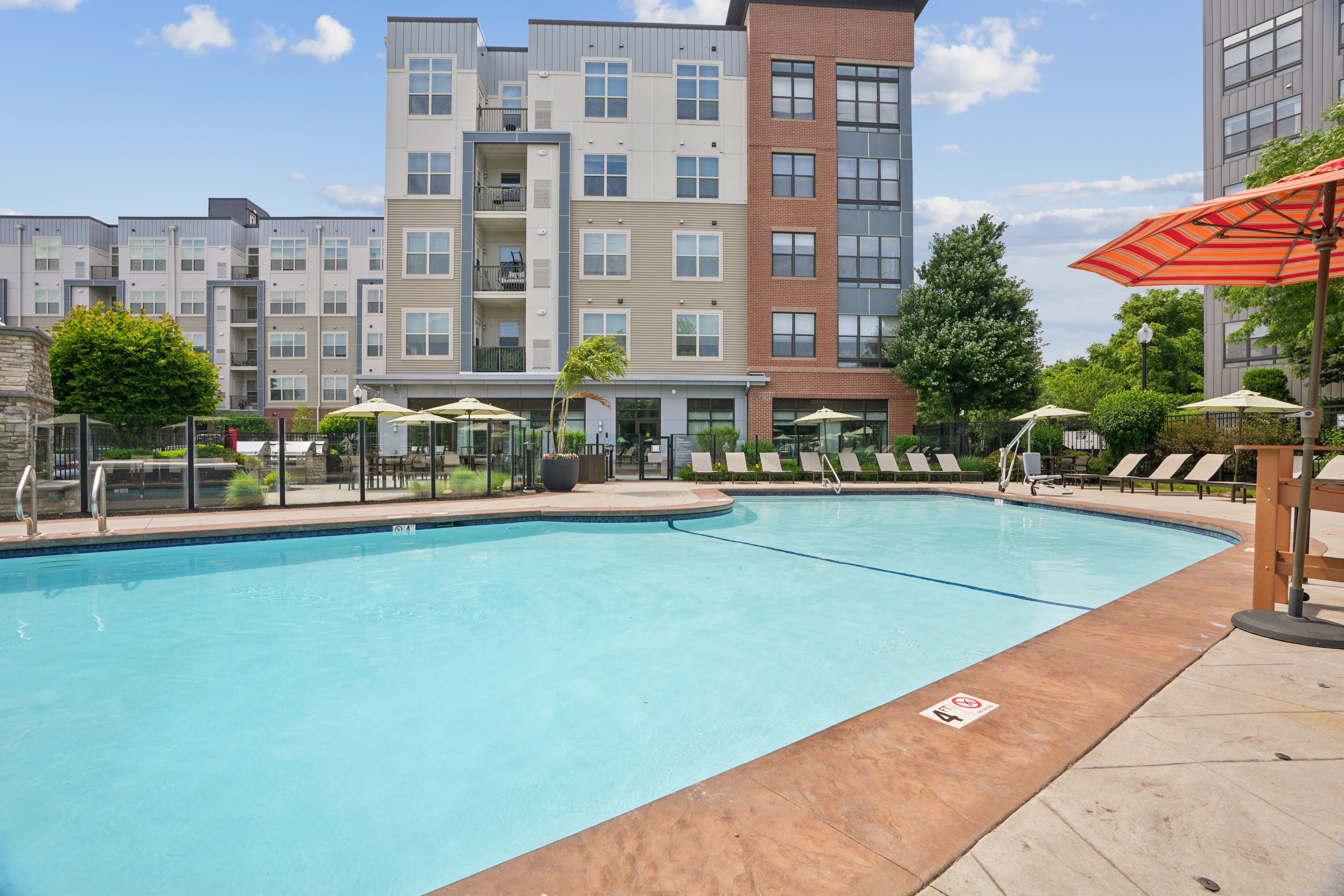 Pool at Avalon (4 of 4)