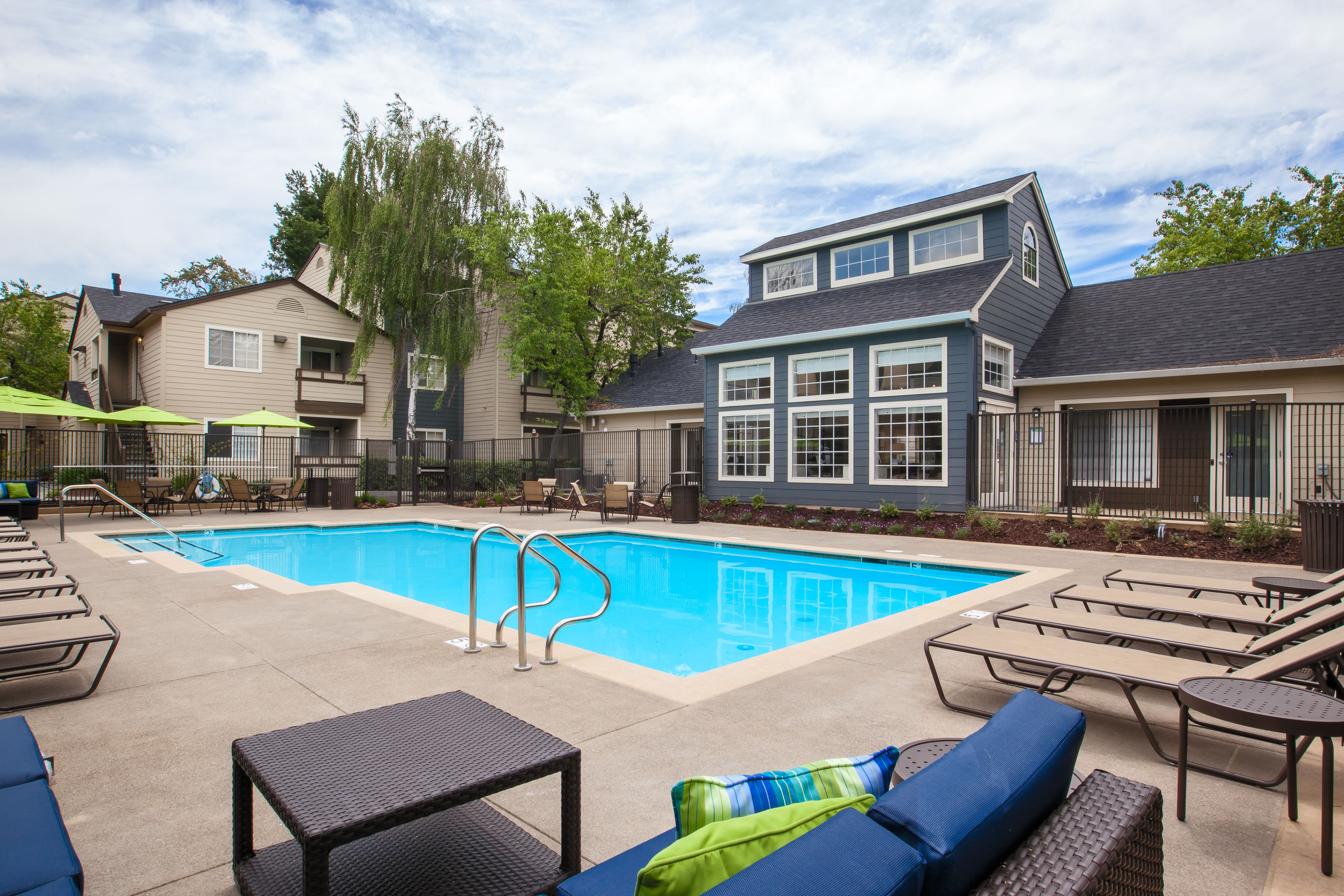 Pool at Eaves (1 of 3)