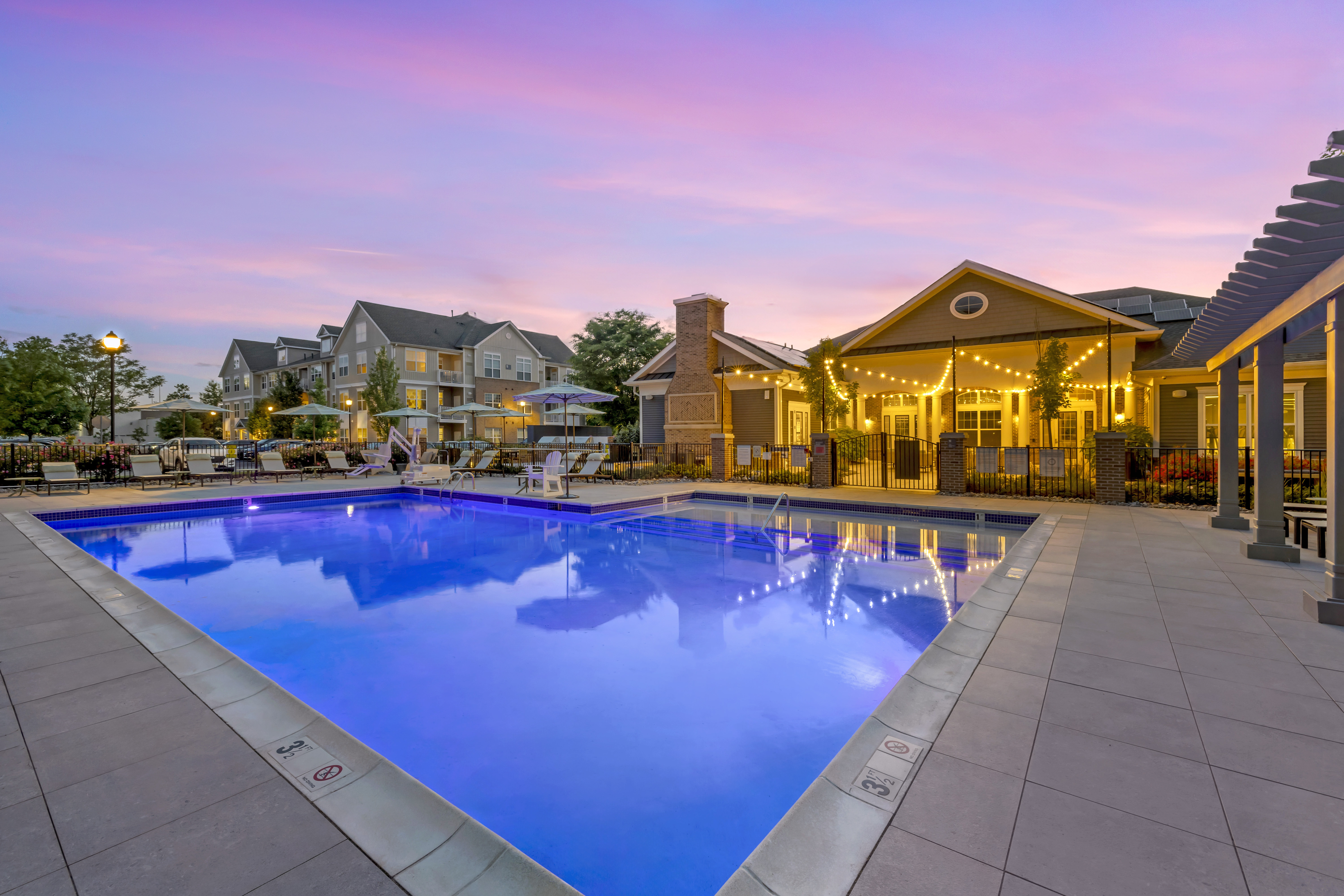 Pool at Avalon (4 of 5)
