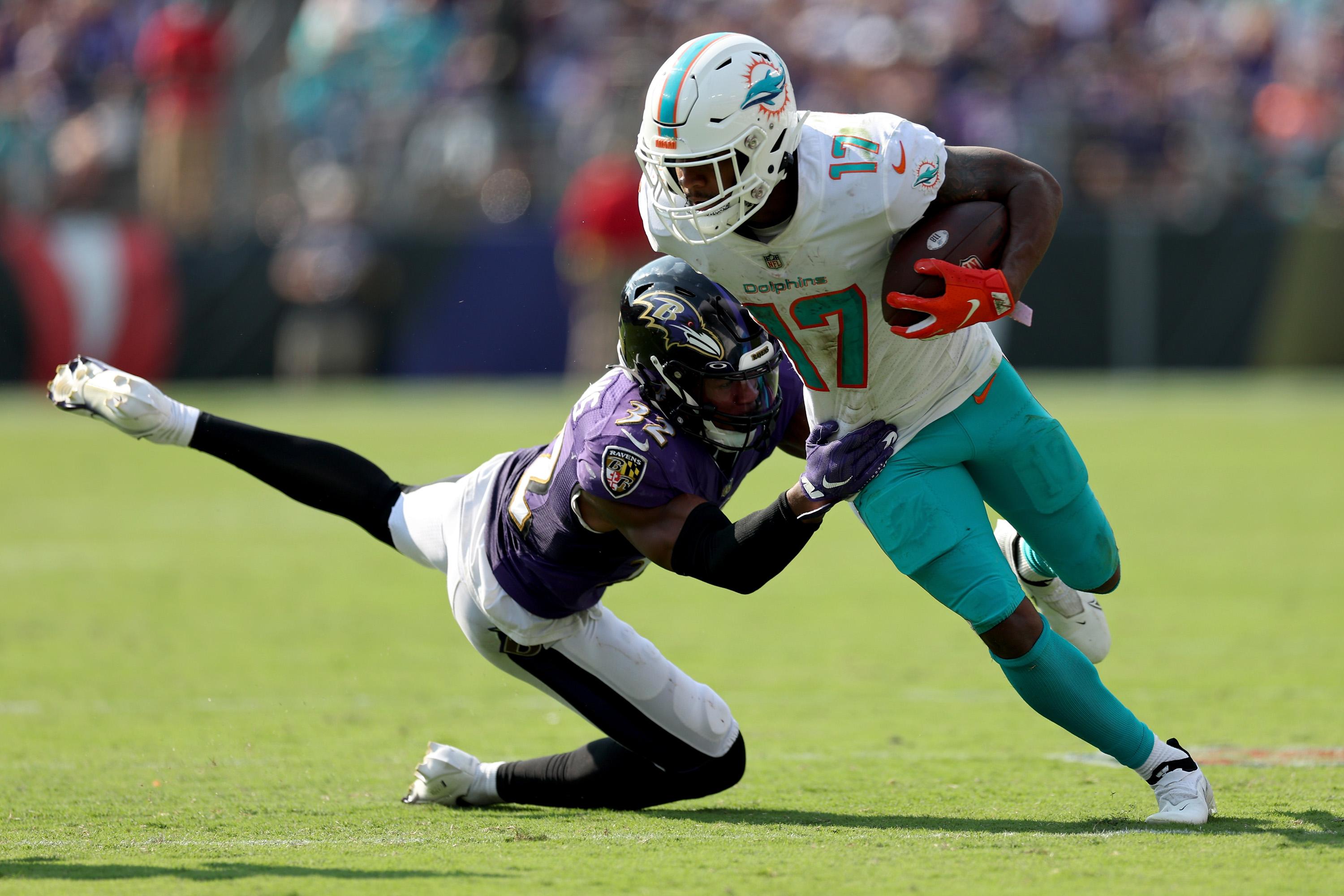 Tua Tagovailoa, Dolphins rally from 21 down to beat Ravens - The