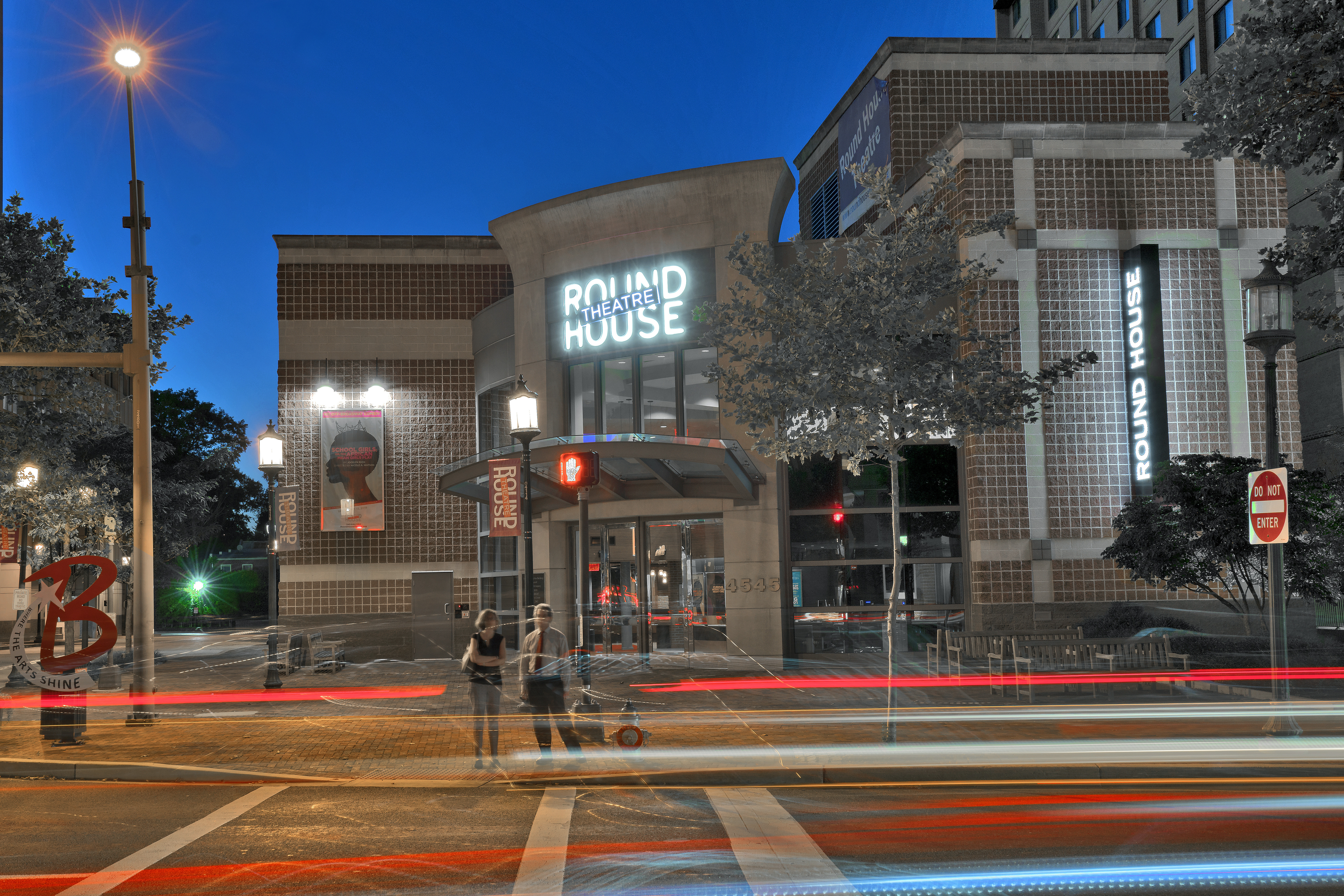 Round House Theatre refuses to coddle its audience