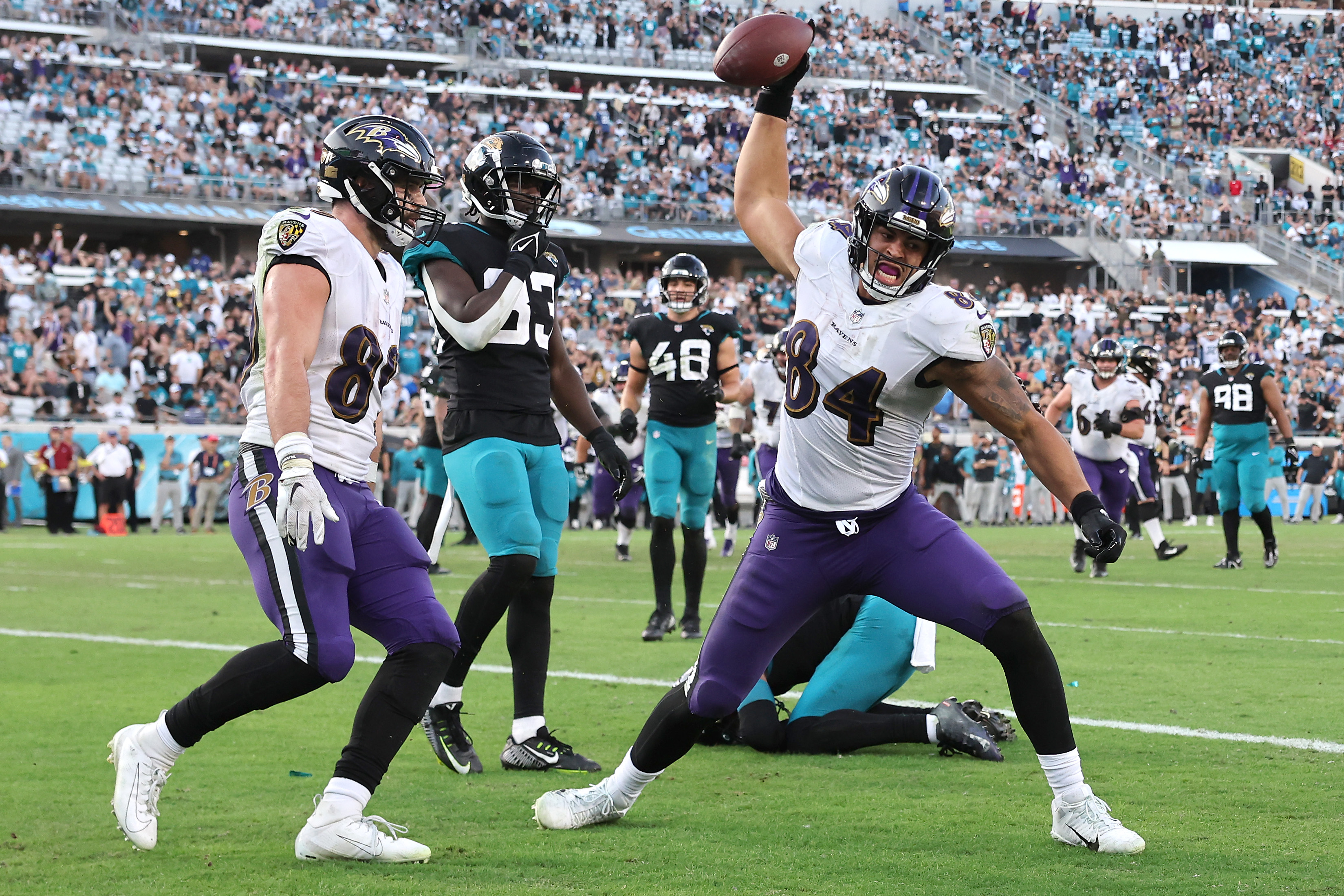 Baltimore, United States. 20th Nov, 2022. Baltimore Ravens wide receiver  Demarcus Robinson (10) signals a first down over the Carolina Panthers  during the first half at M&T Bank Stadium in Baltimore, Maryland