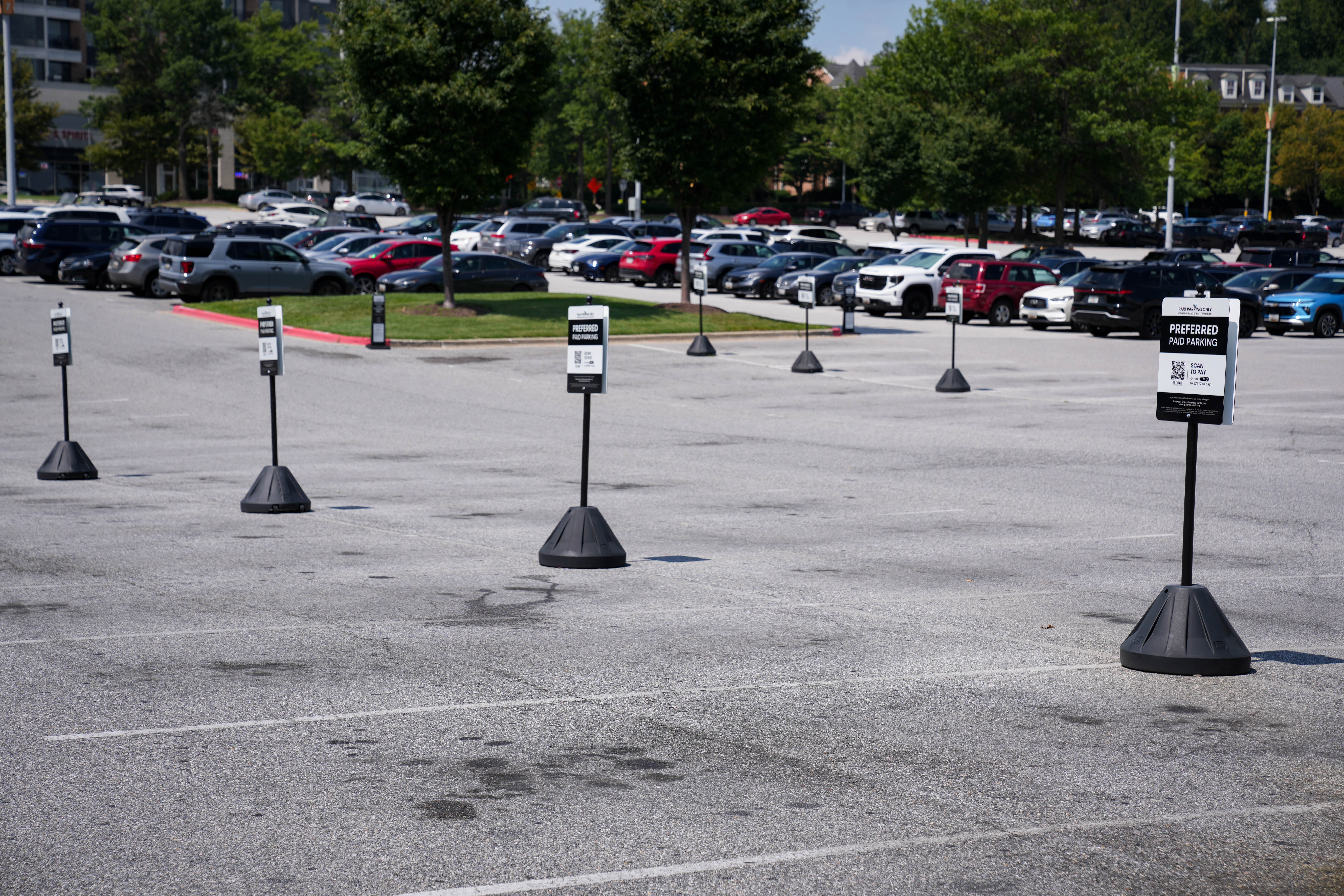 Columbia mall pauses paid parking weeks after rollout