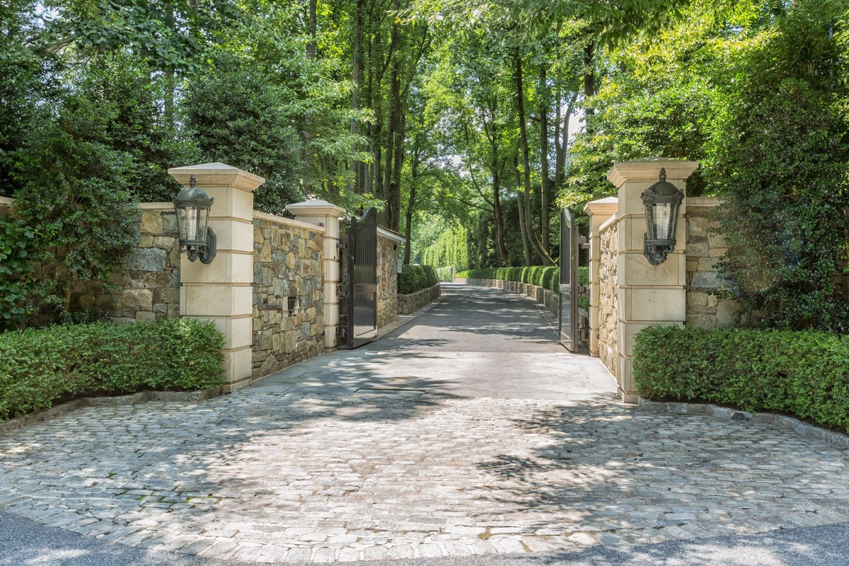 Dan Snyder Lists Maryland's Most Expensive Home For $49M