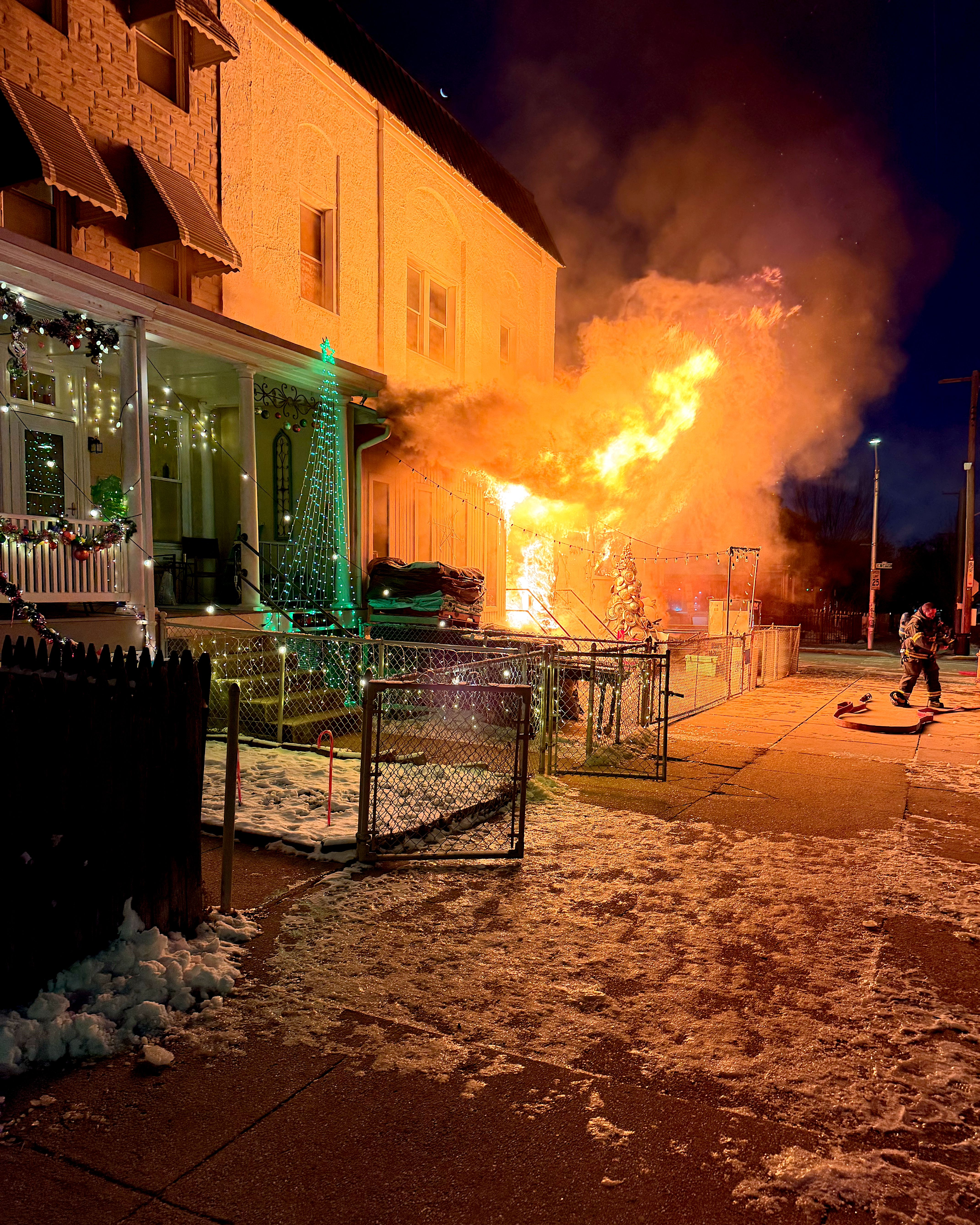 Fire guts Falkenhan's Hardware near Miracle on 34th Street - The