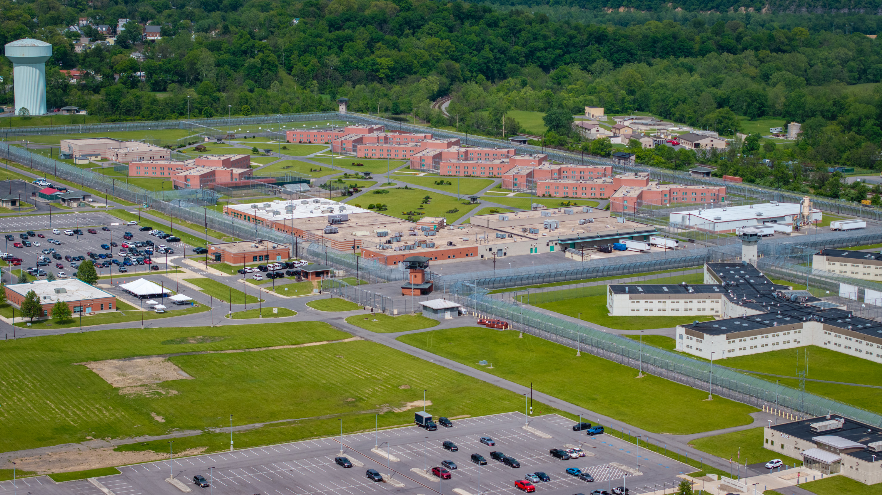 Prison recreation time without guards on the ground? Officers union sounds alarm.