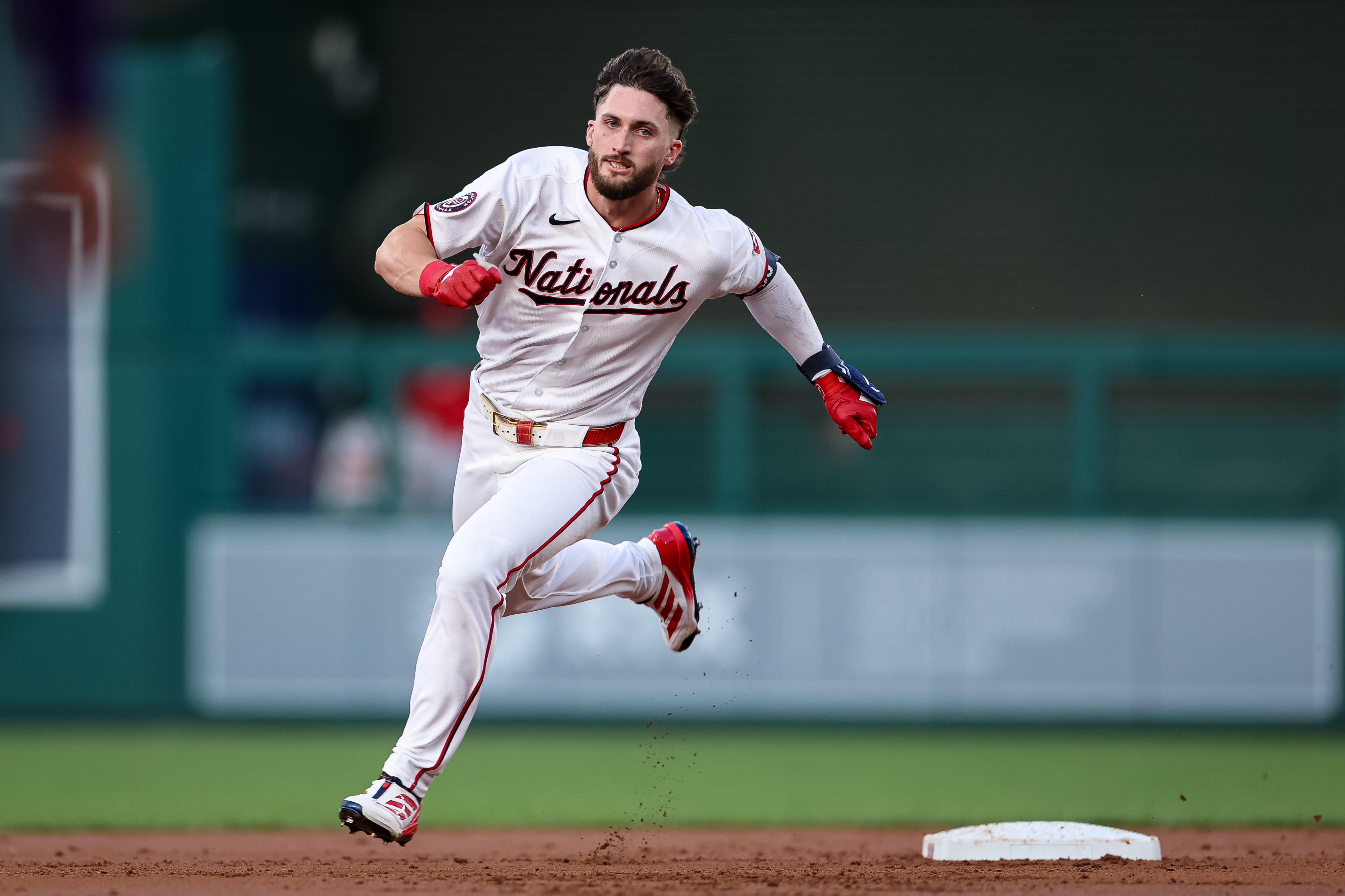 Nationals' Luis Perales flashes flamethrowing velocity, struggles with command in major league debut