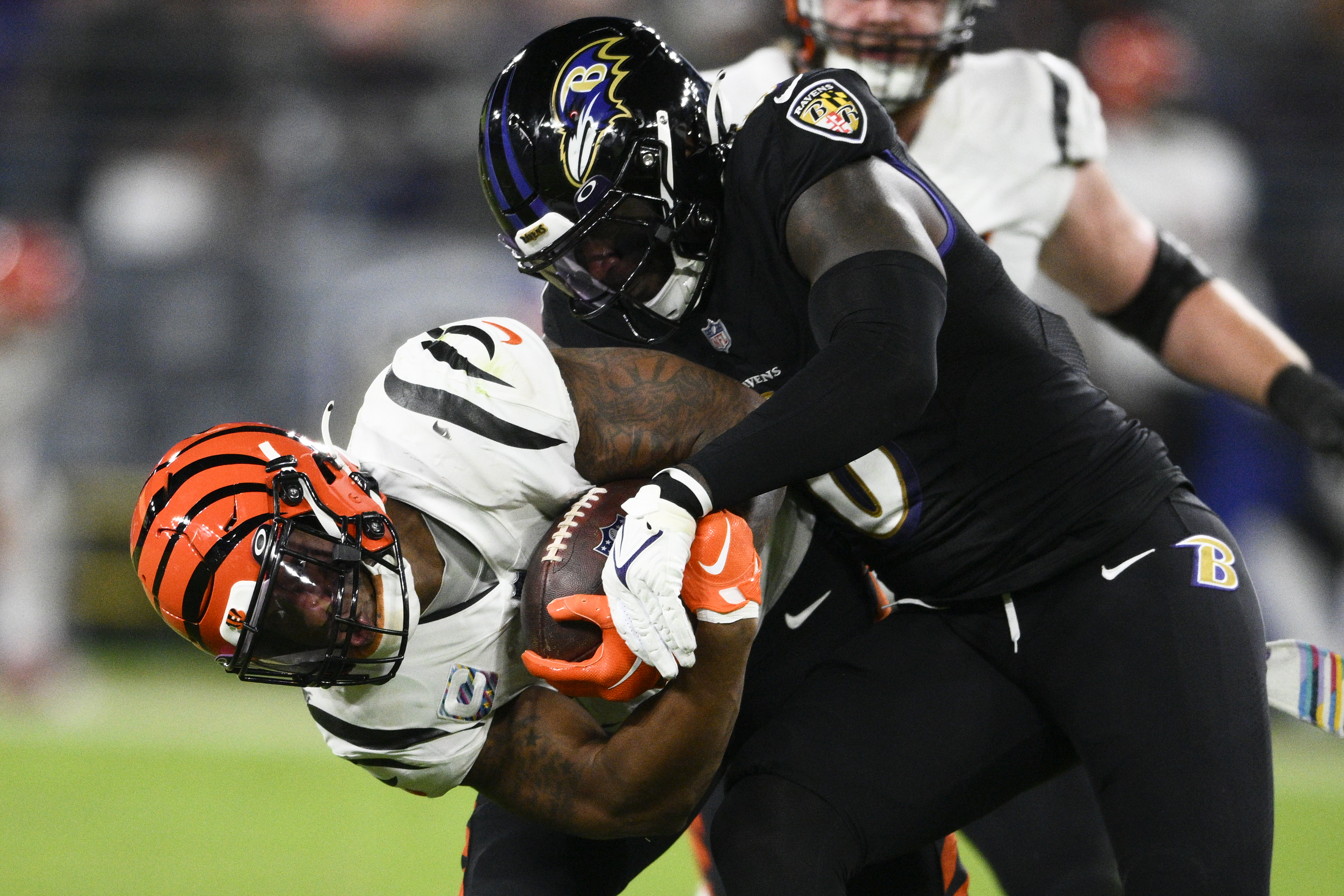 Cincinnati Bengals beat Baltimore Ravens to avoid coin flip, set