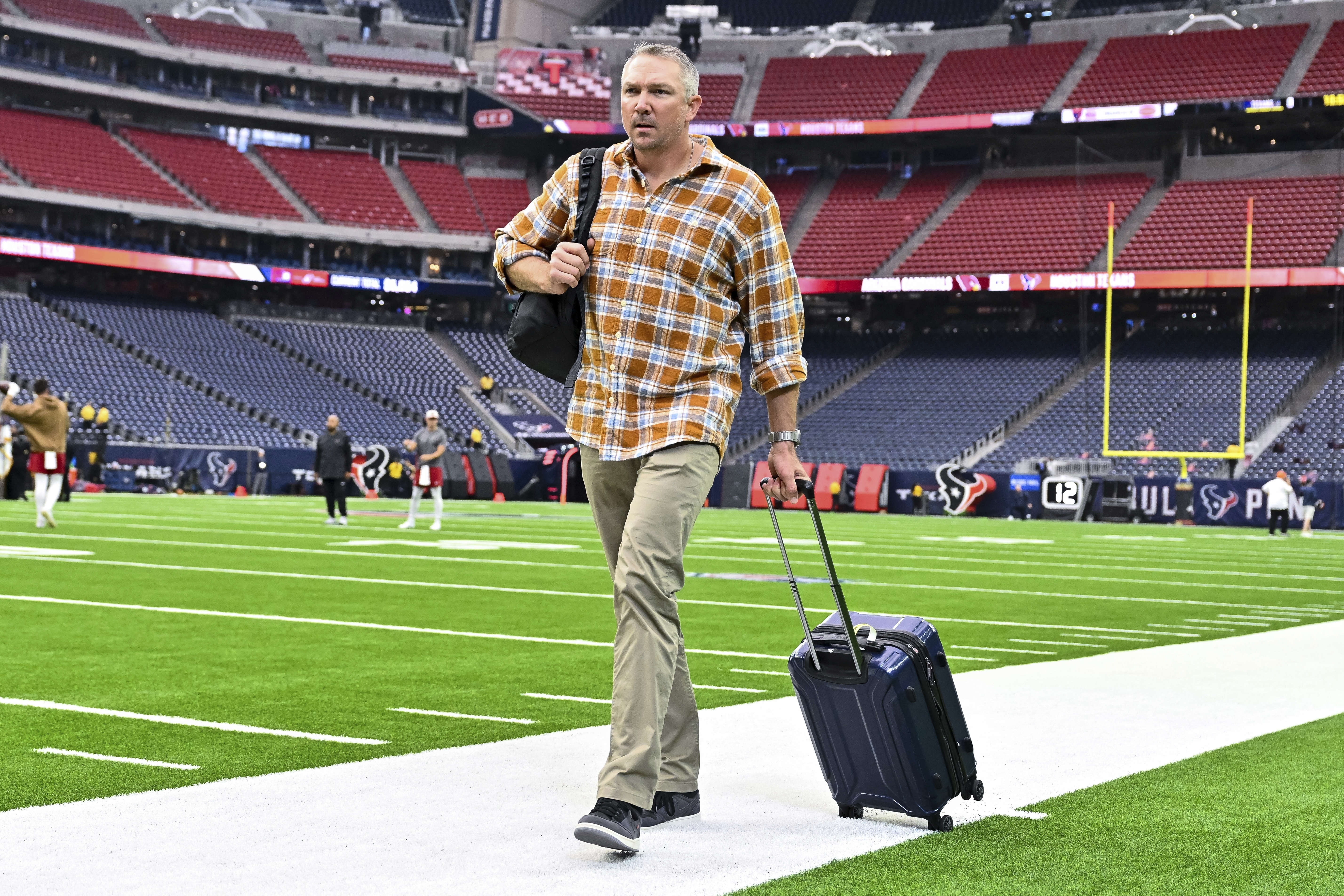 Commanders fire tight end coach who was recently charged with DWI