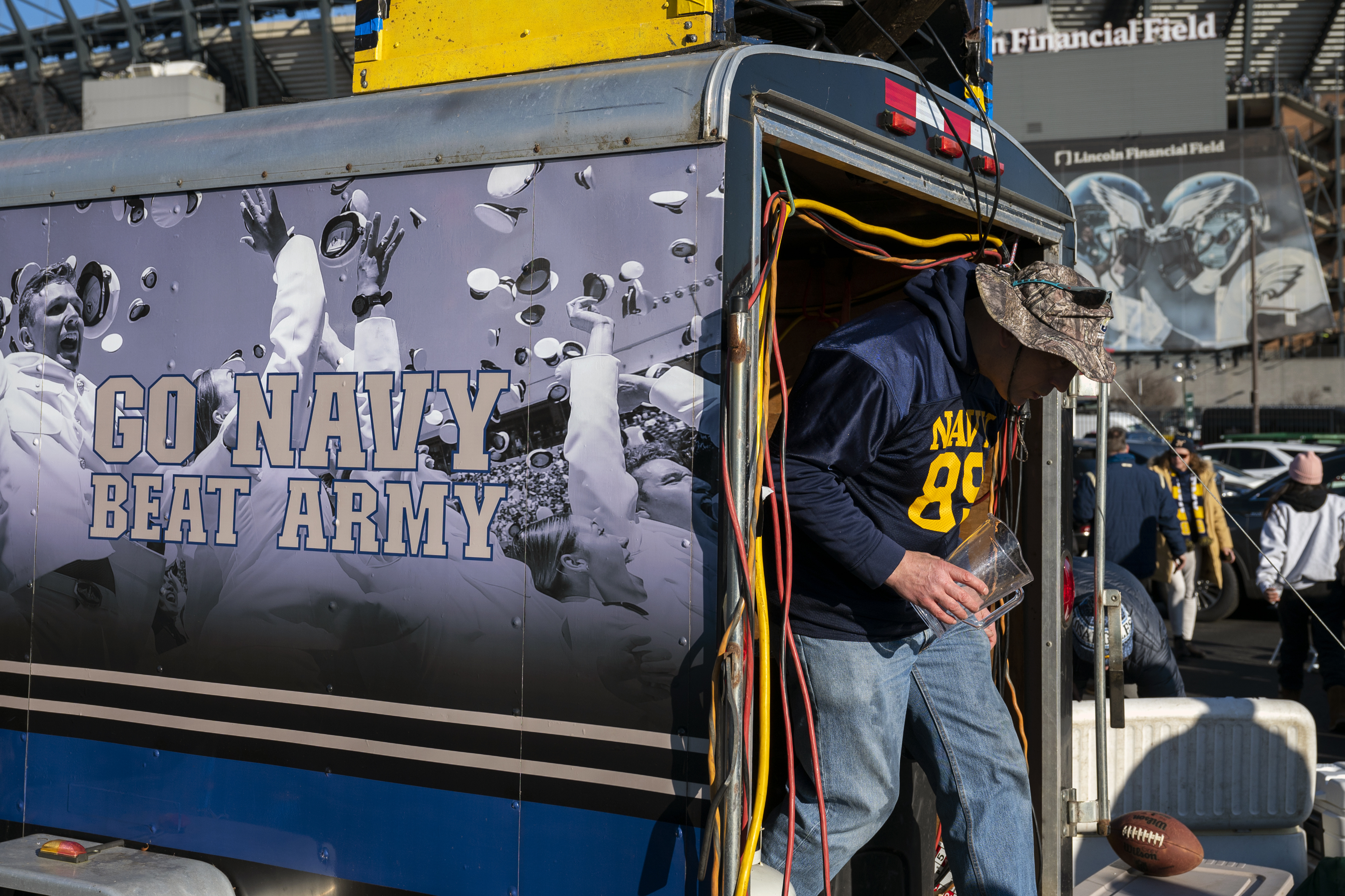 Mids Travel to the City of Brotherly Love for the 123rd Army-Navy