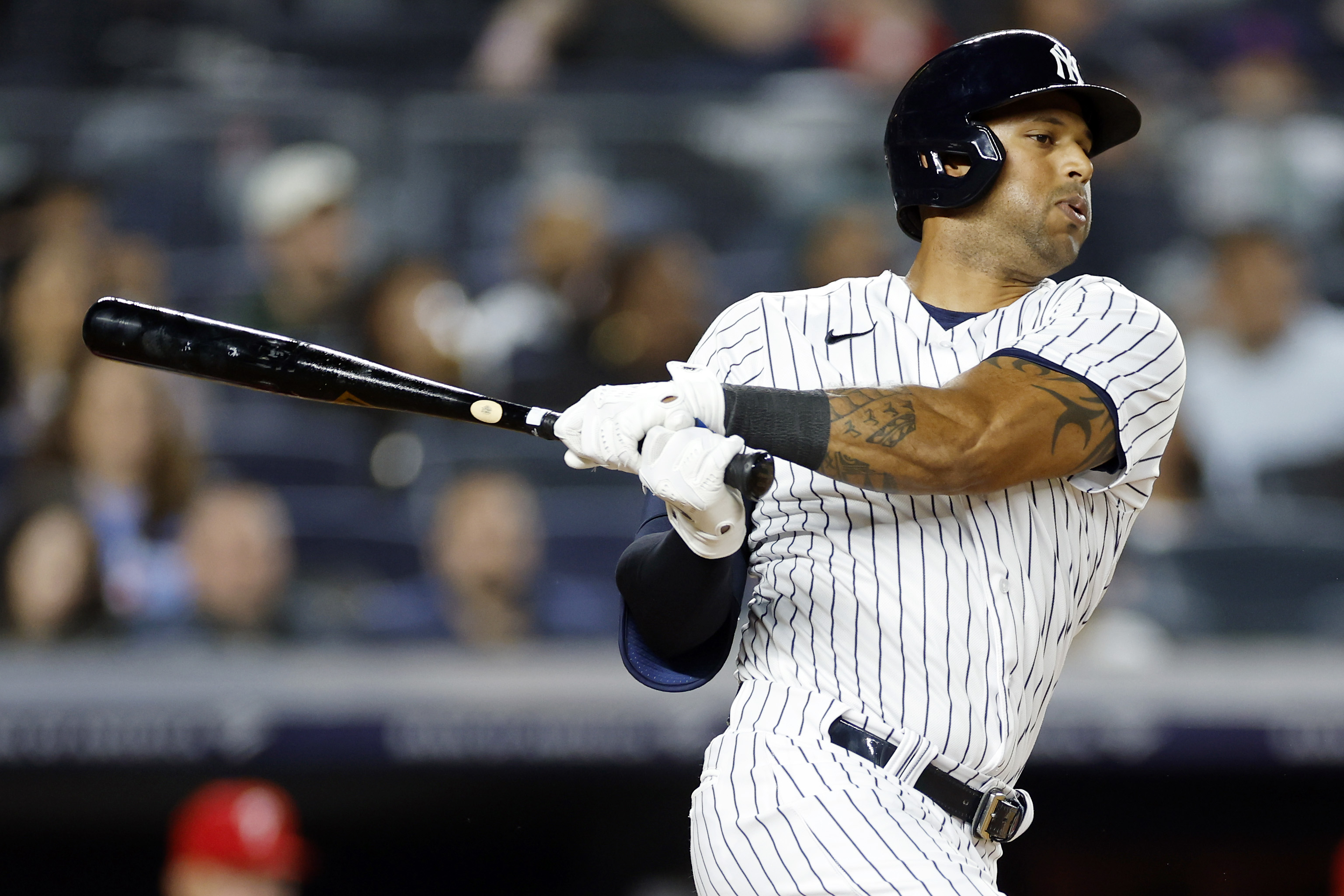 Orioles sign recently released Yankees outfielder Aaron Hicks