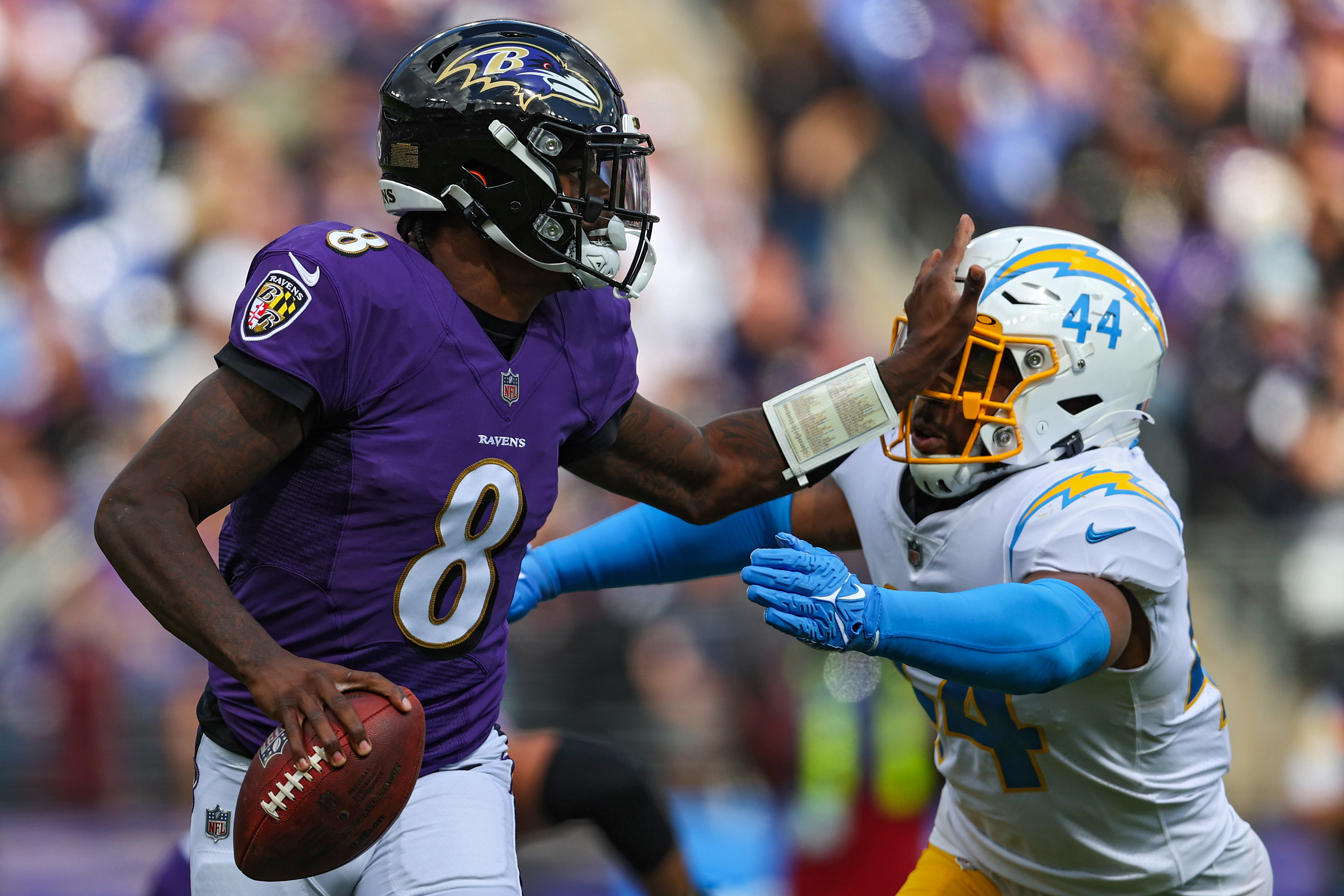 Lamar Jackson to Resume Contract Talks With Ravens After 'Pay