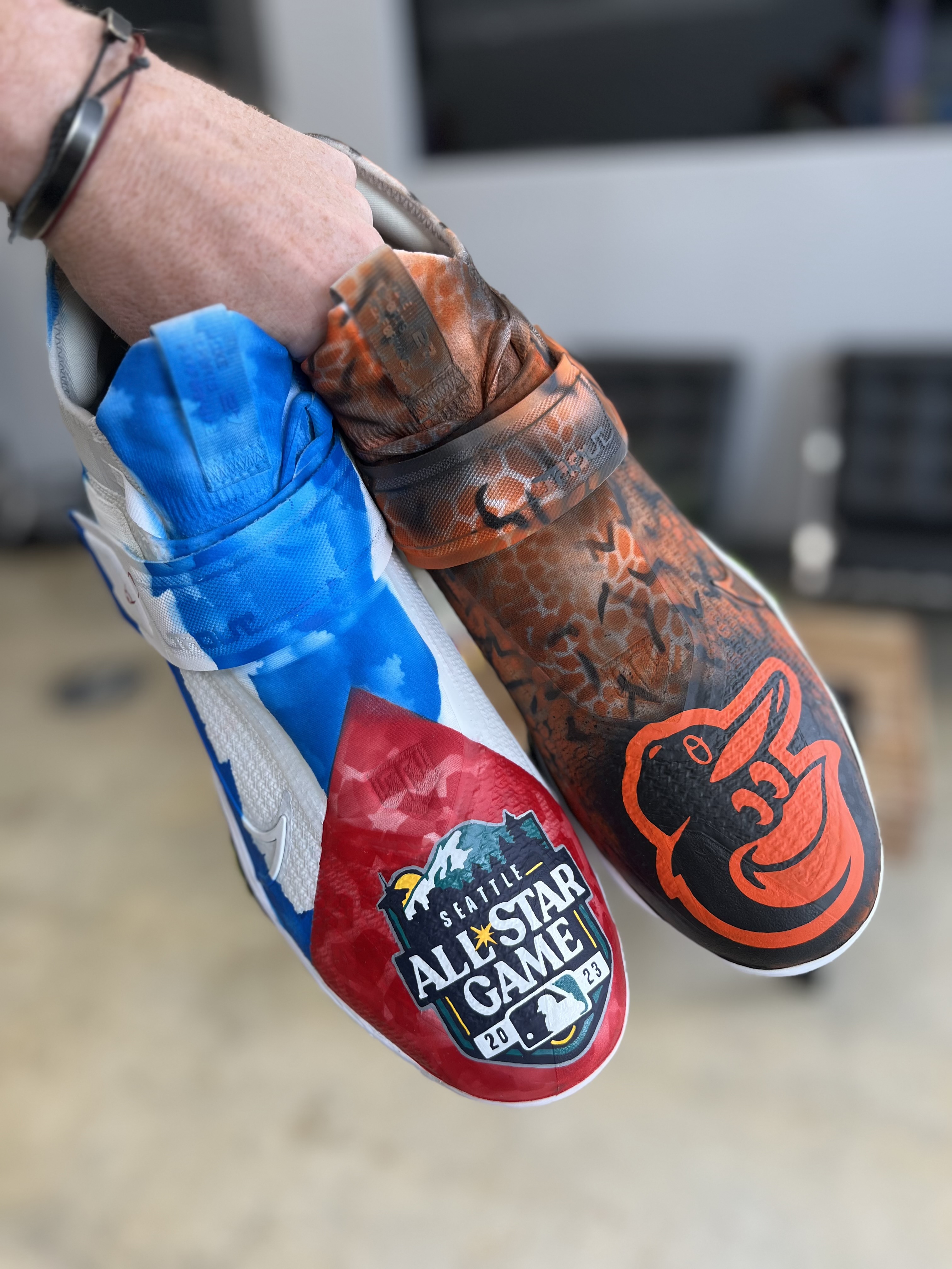 Bautista's ASG cleats and custom glove are ADORABLE! : r/orioles