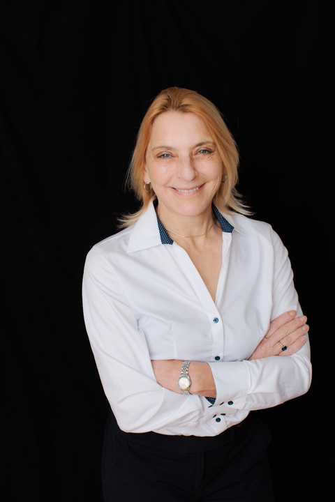 A single mom and master electrician is poised to take a District 19 House seat