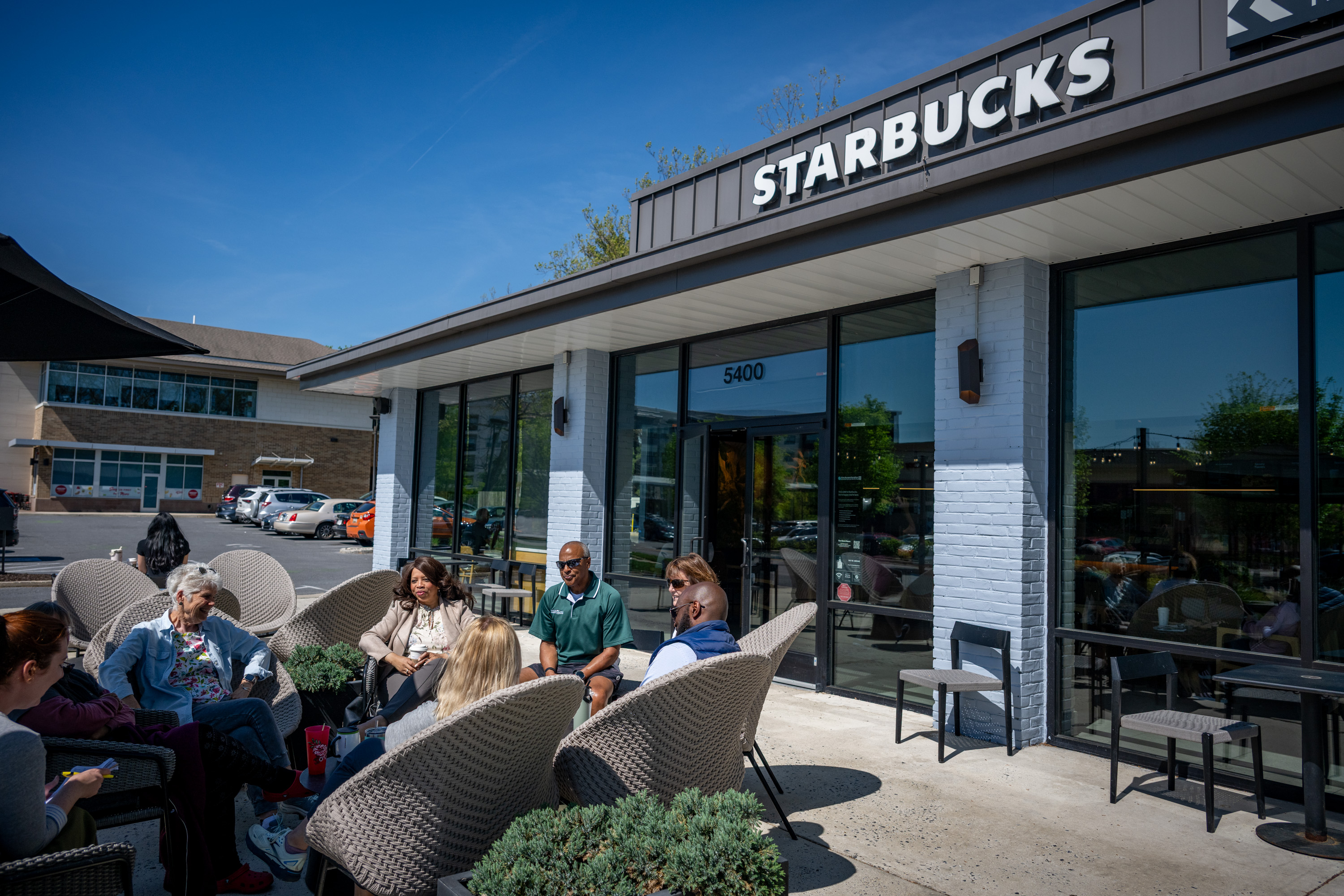 Baristas at Columbia's Wilde Lake Starbucks vote to unionize