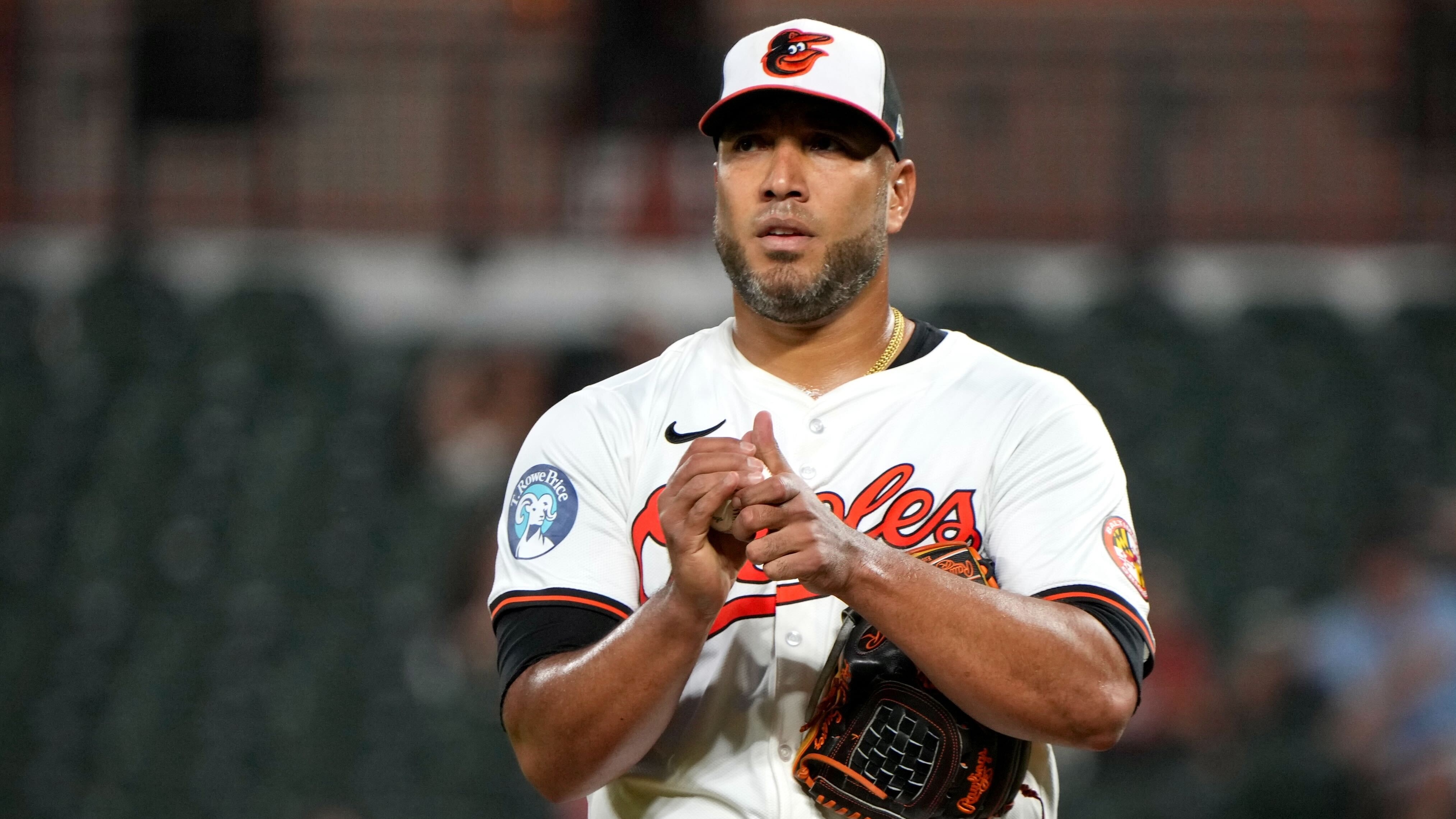Why does Albert Suárez keep re-signing with the Orioles? ‘I like it here.'