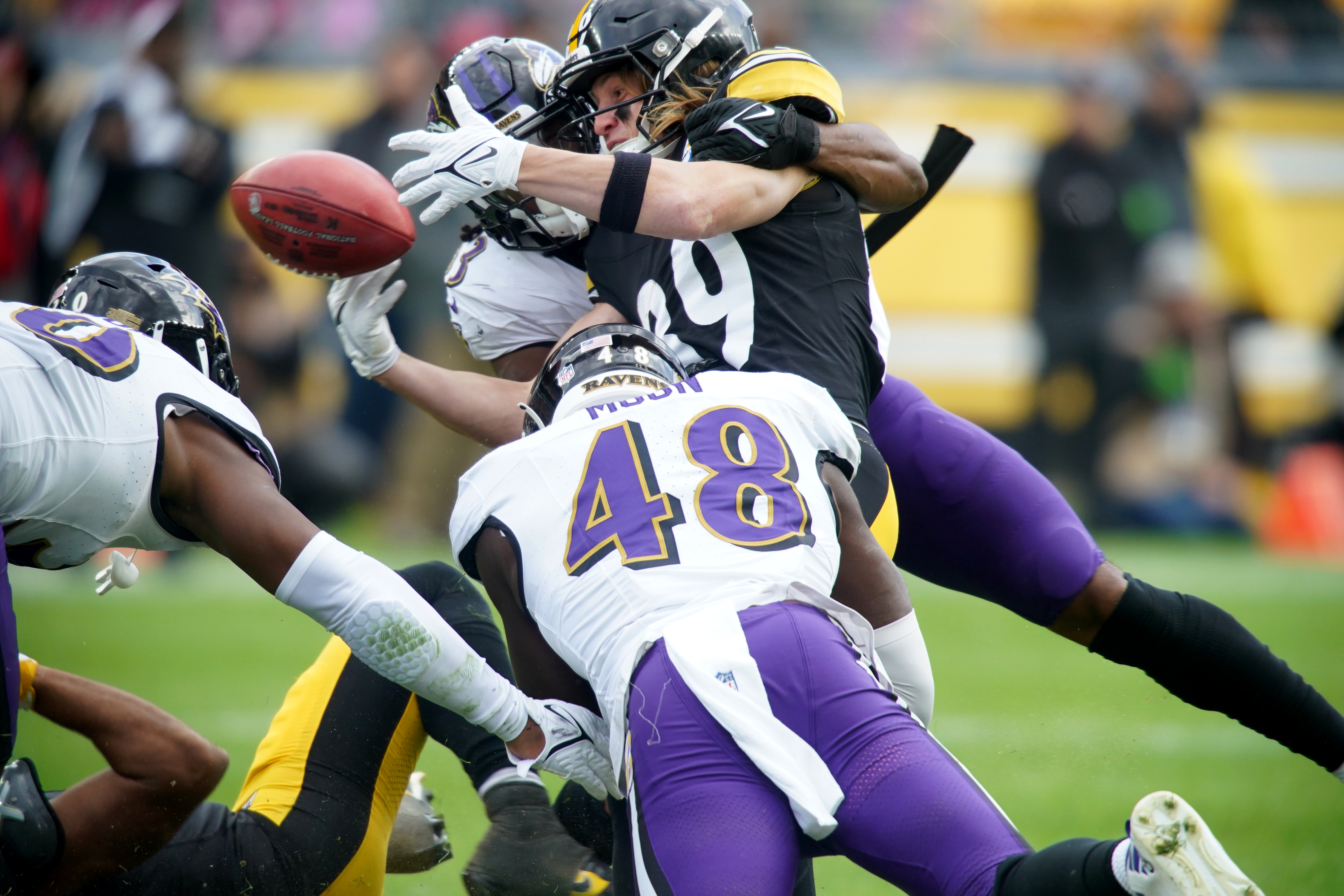 In Baltimore Ravens' loss vs. Steelers, Lamar Jackson confronts a