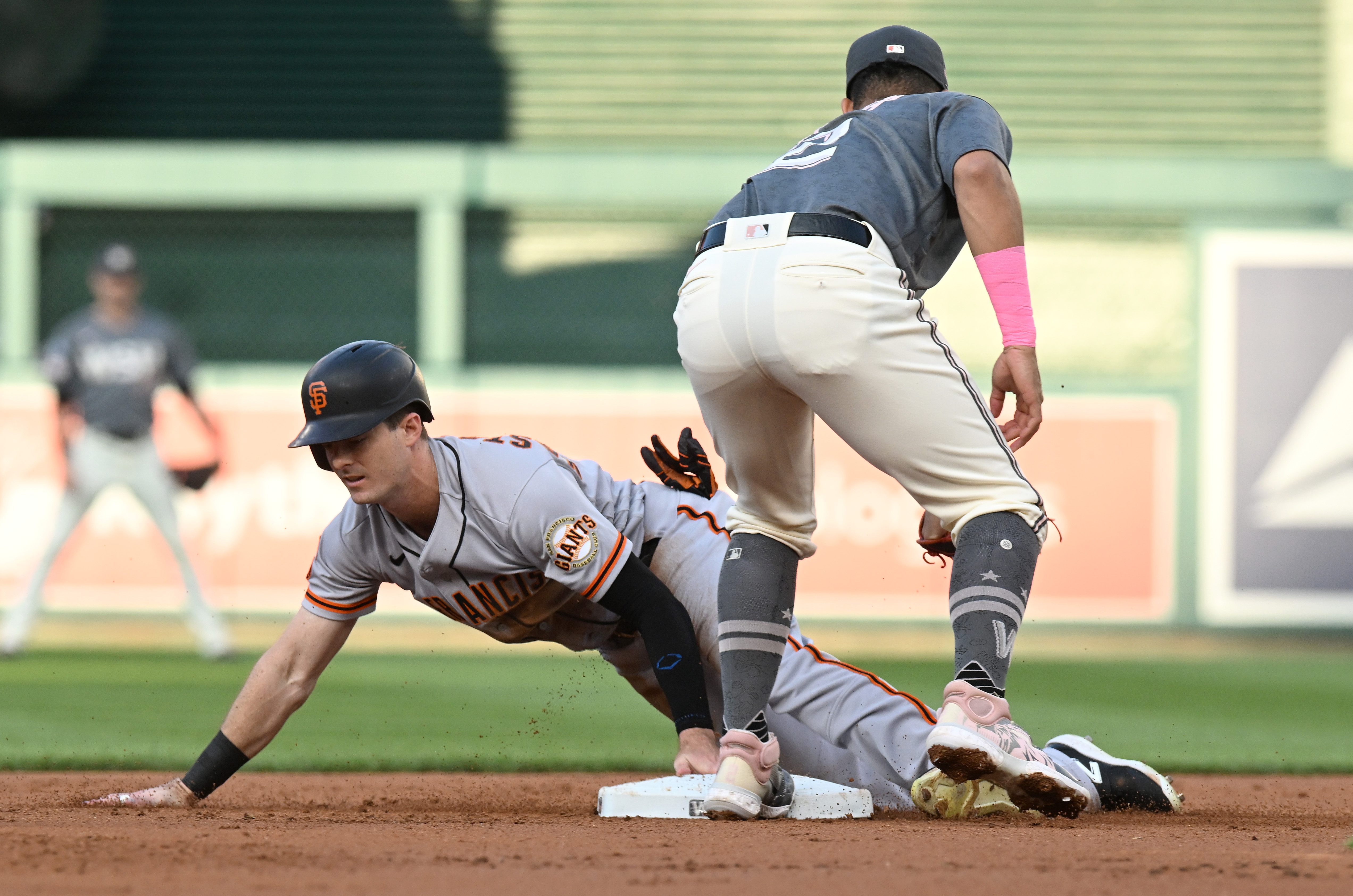 Abrams stays hot, homers on his bobblehead night as the Nationals