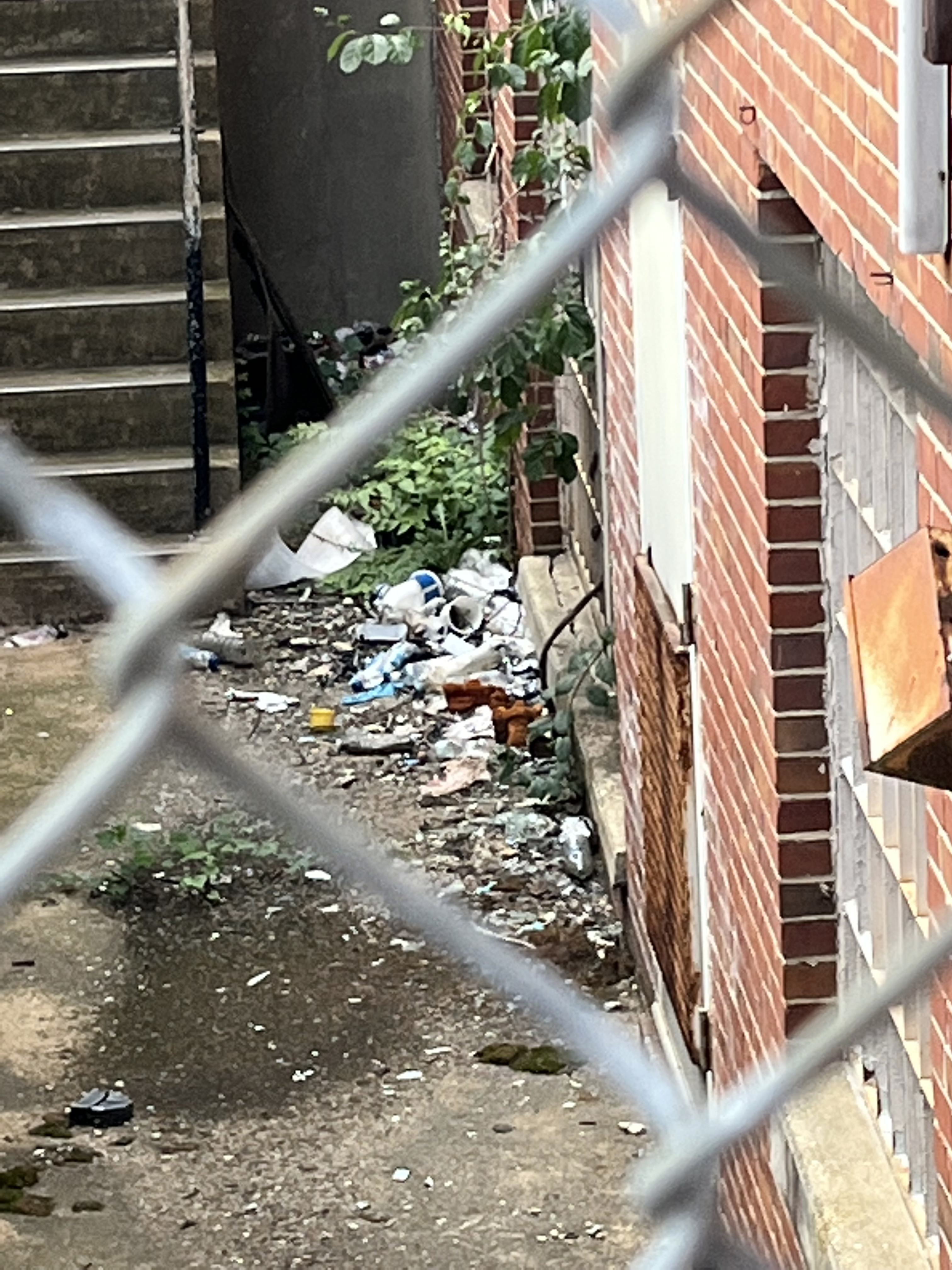 Baltimore health clinic building still unfit to use one year after