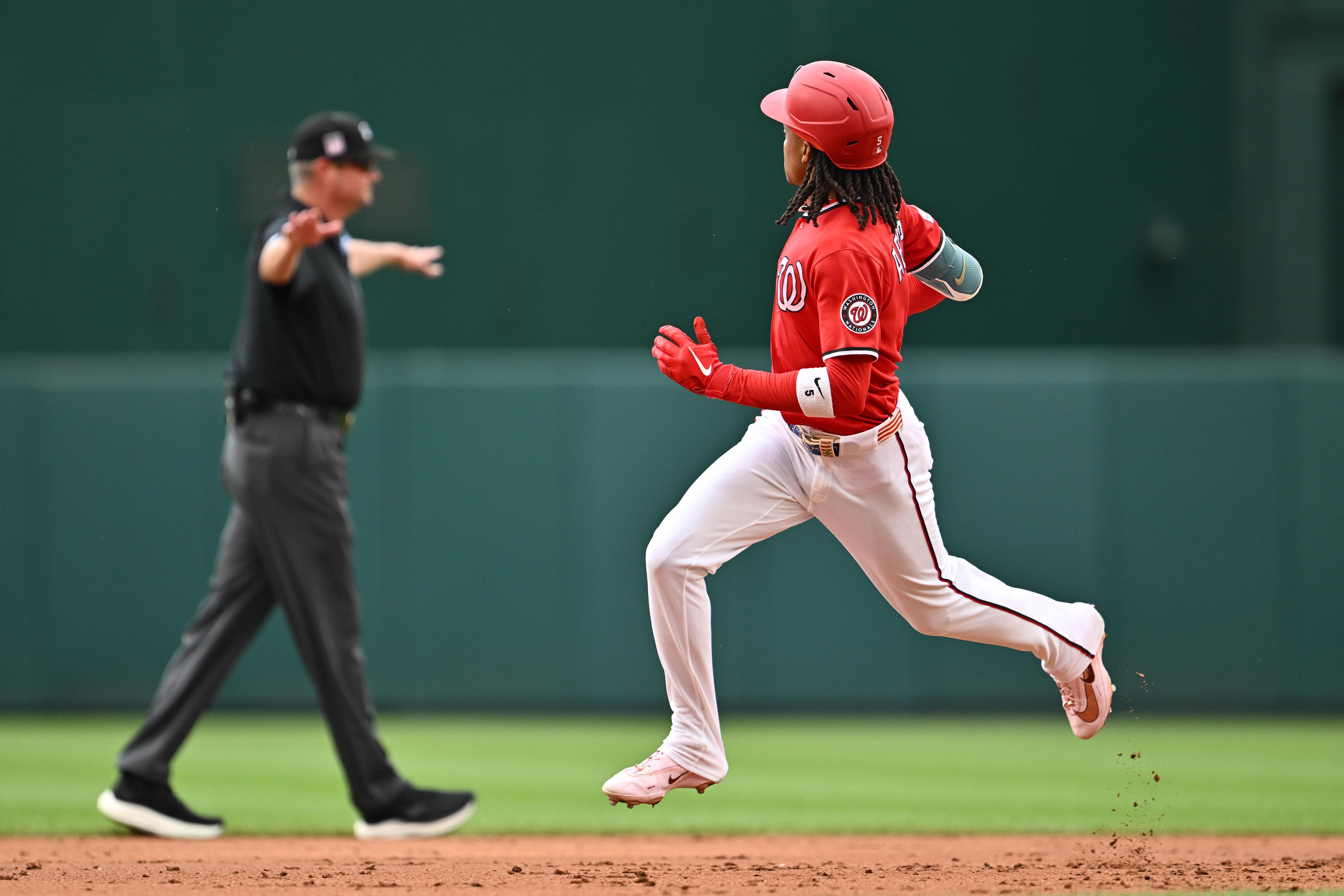 Nationals' CJ Abrams continues torrid July with Sunday's 2-homer performance