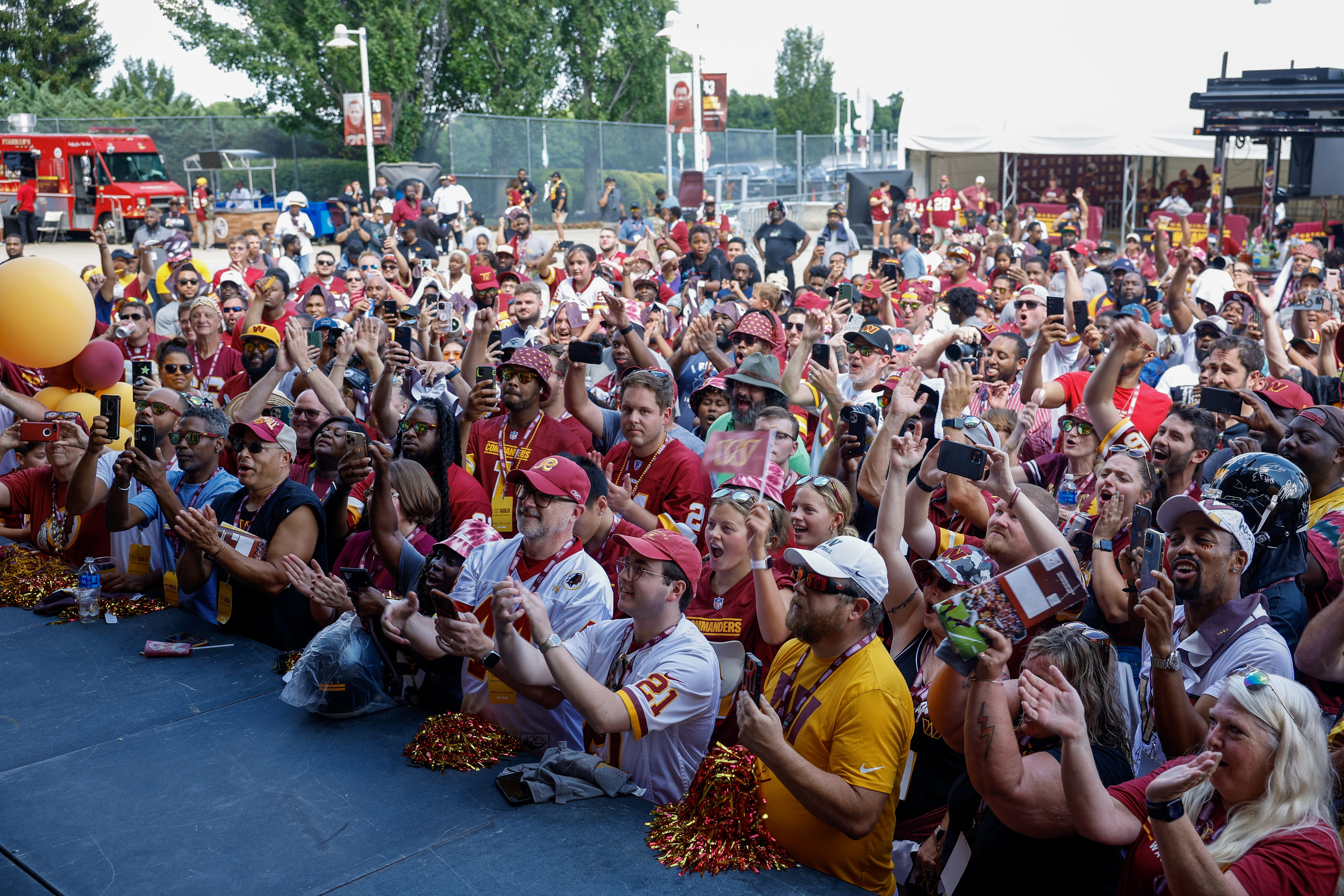 Fans return to Washington Commanders camp to celebrate the team's