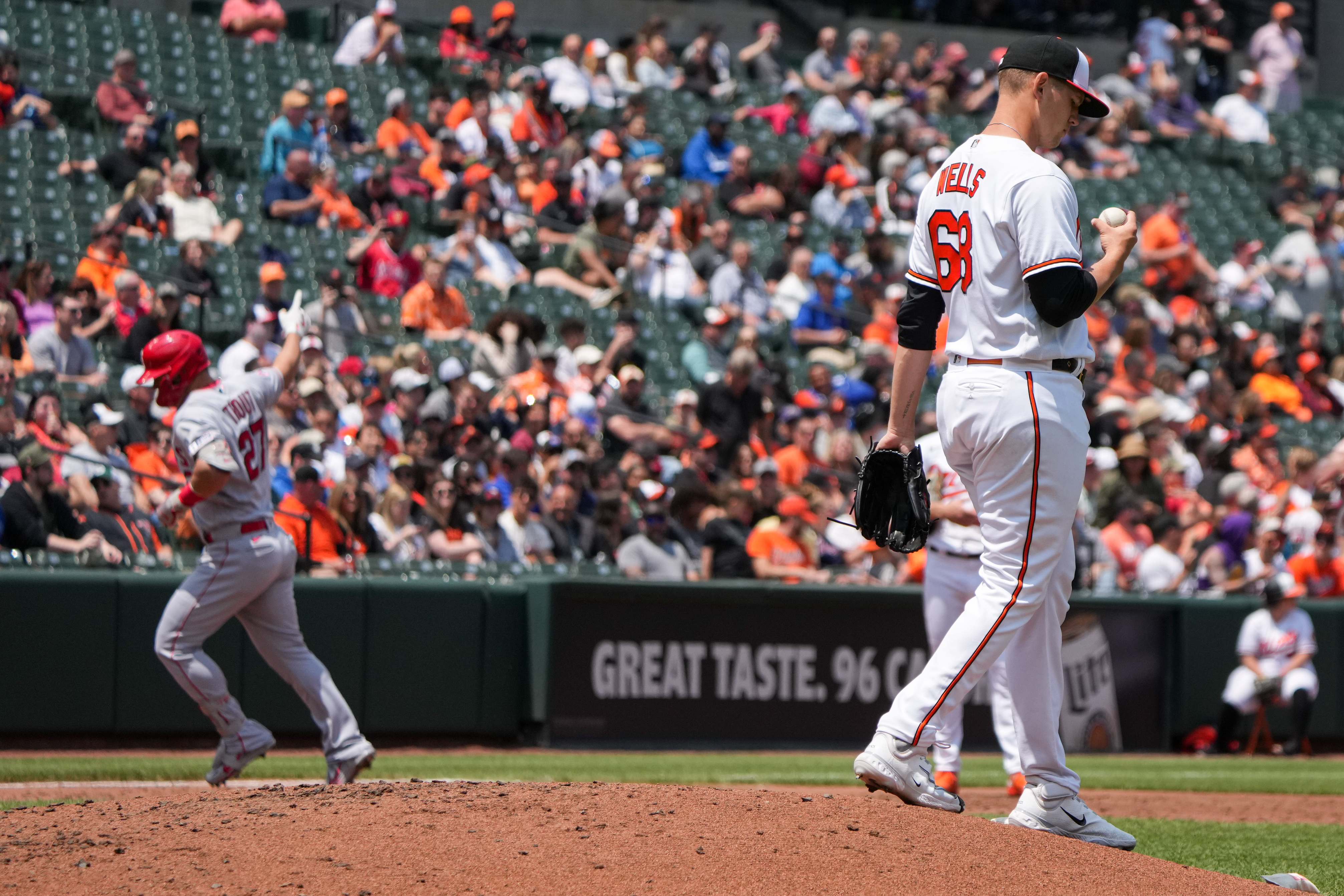 Ortiz, Red Sox sting Tigers 6-5