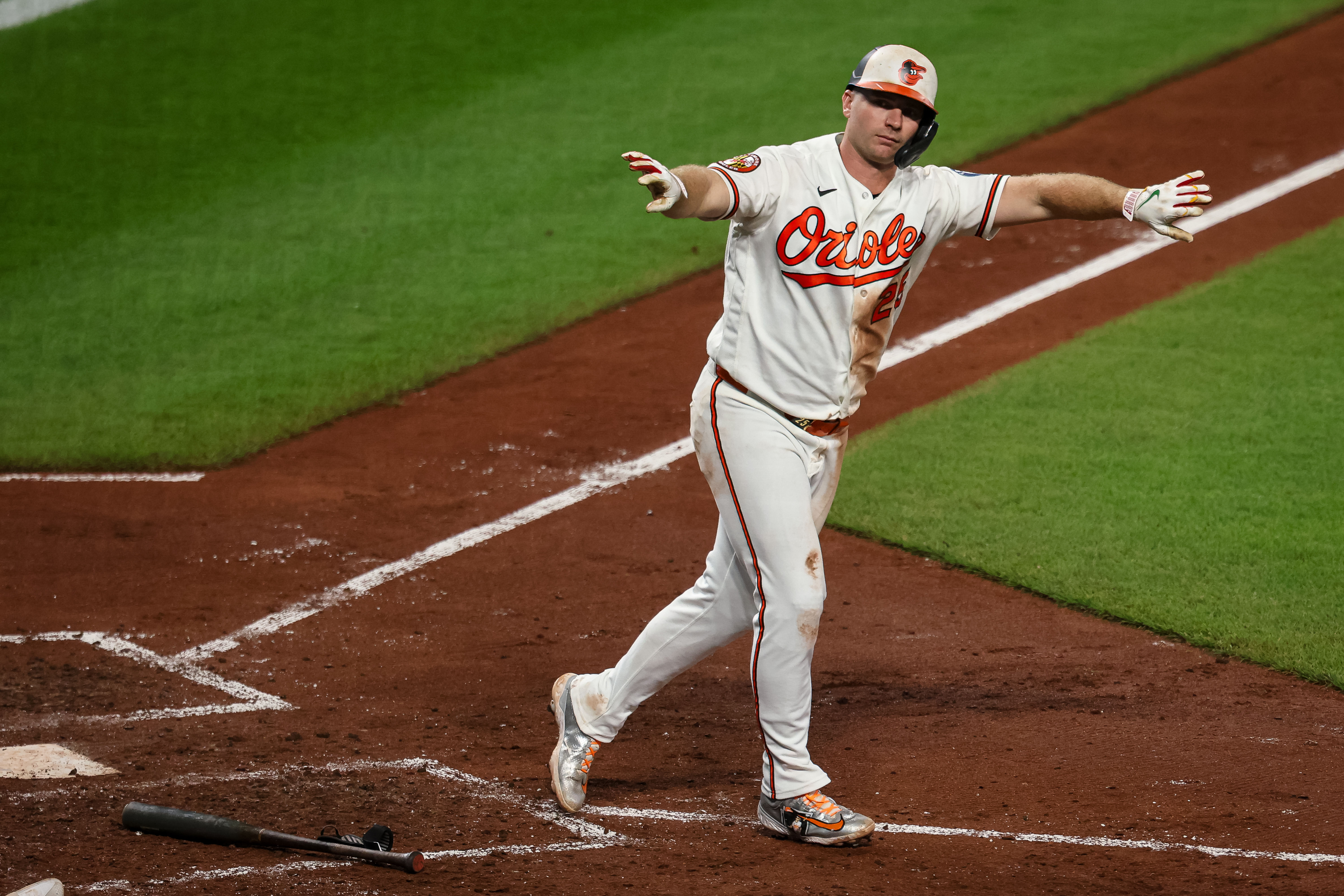 Orioles' 8-run inning powers them to series win vs. Guardians