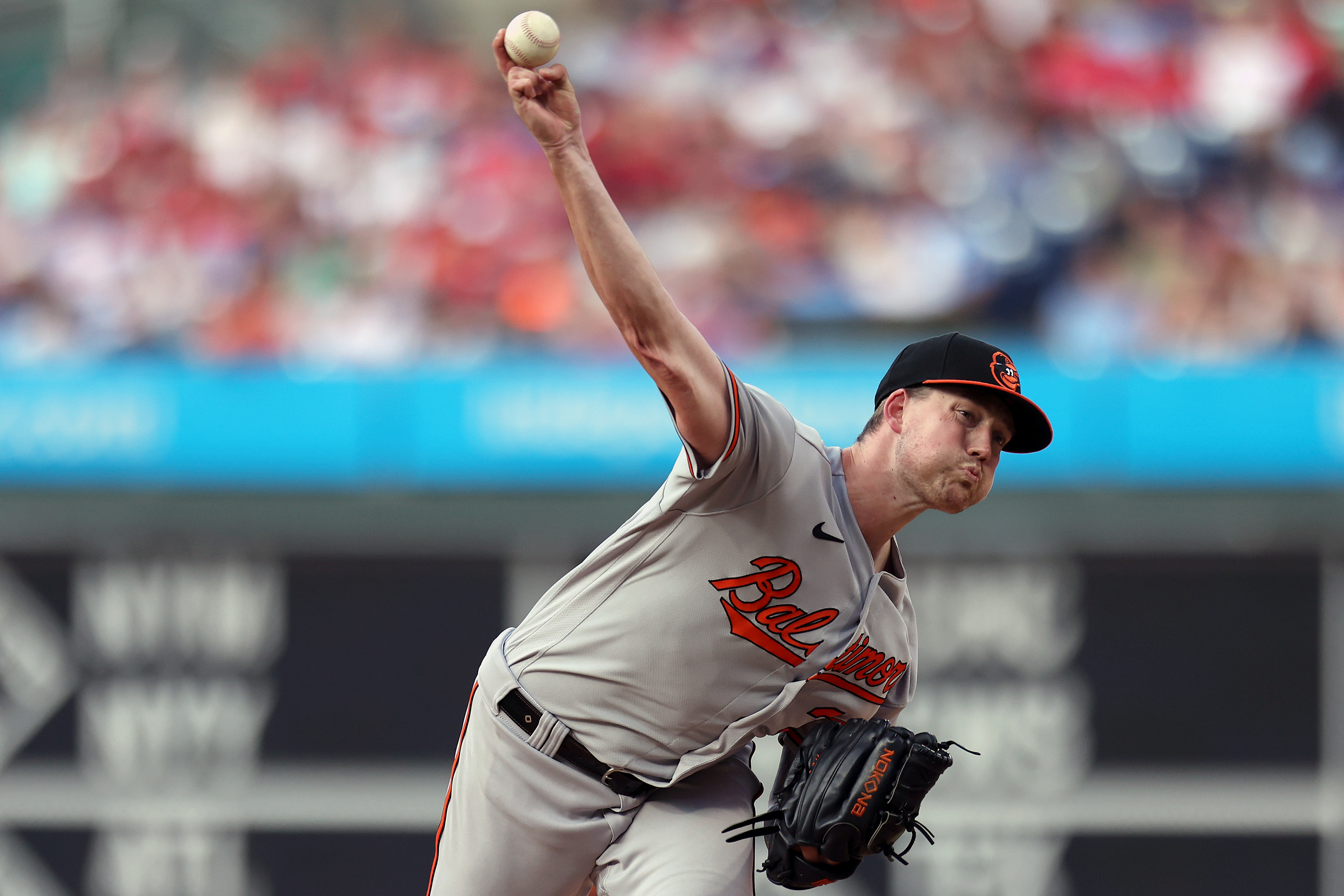 Surging Orioles beat Red Sox 6-2