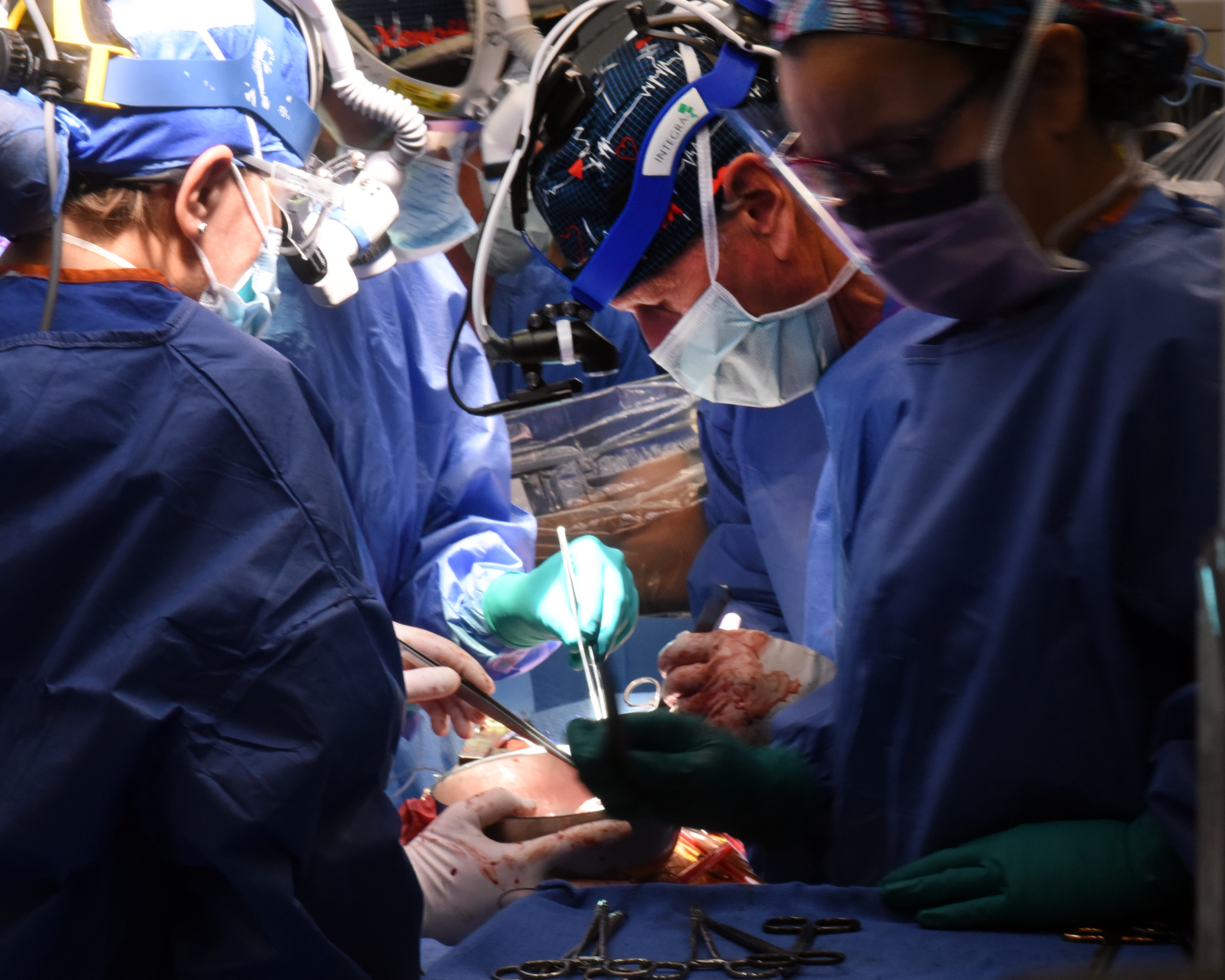 University of Maryland surgeons perform second pig heart transplant, trying  to save a dying man - The Baltimore Banner