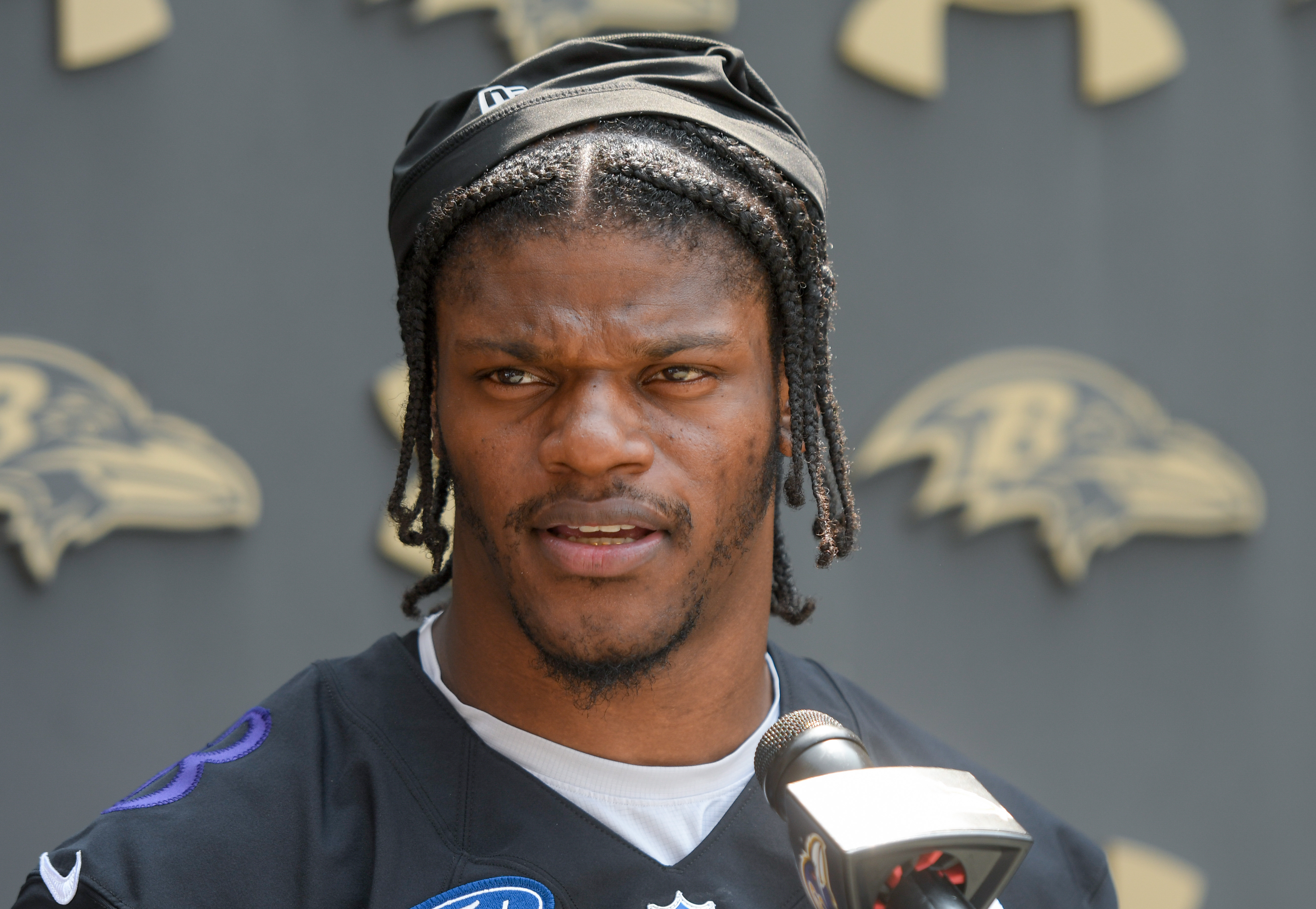 Baltimore Ravens quarterback Lamar Jackson works out during an NFL football  training camp practice, Monday, Aug. 24, 2020, in Owings Mills, Md. (AP  Photo/Julio Cortez Stock Photo - Alamy