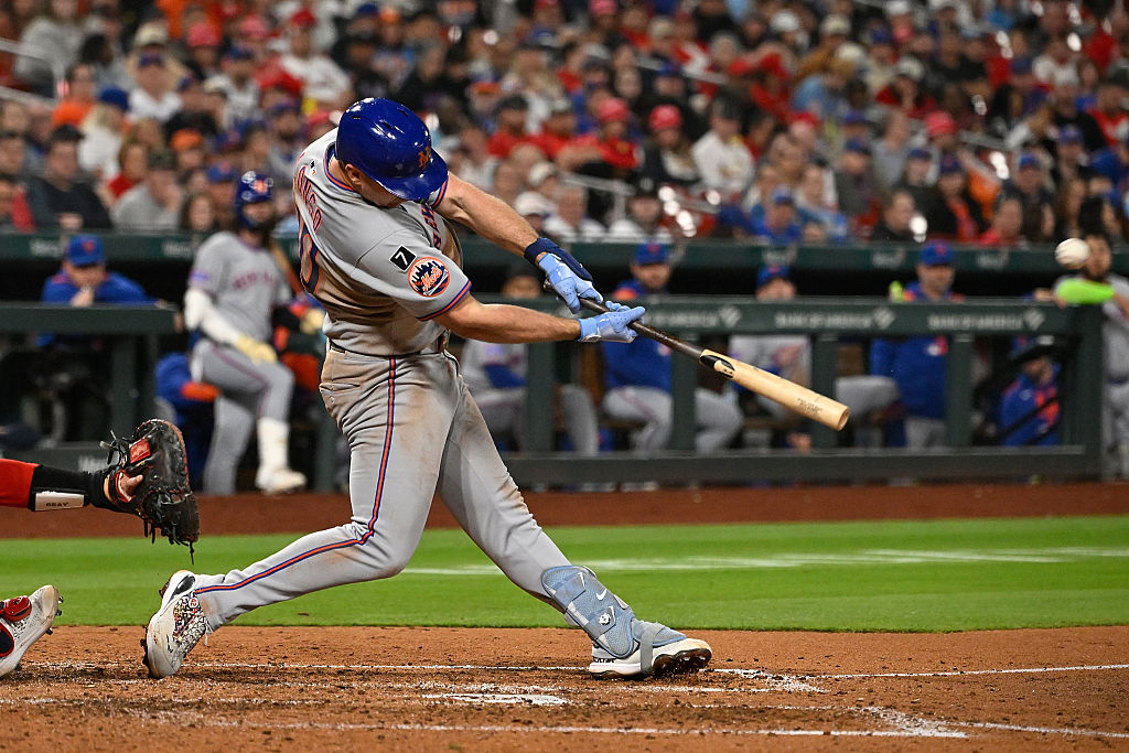 Pete Alonso hits a two-run home run against the St. Louis Cardinals in the fifth inning on May 2.