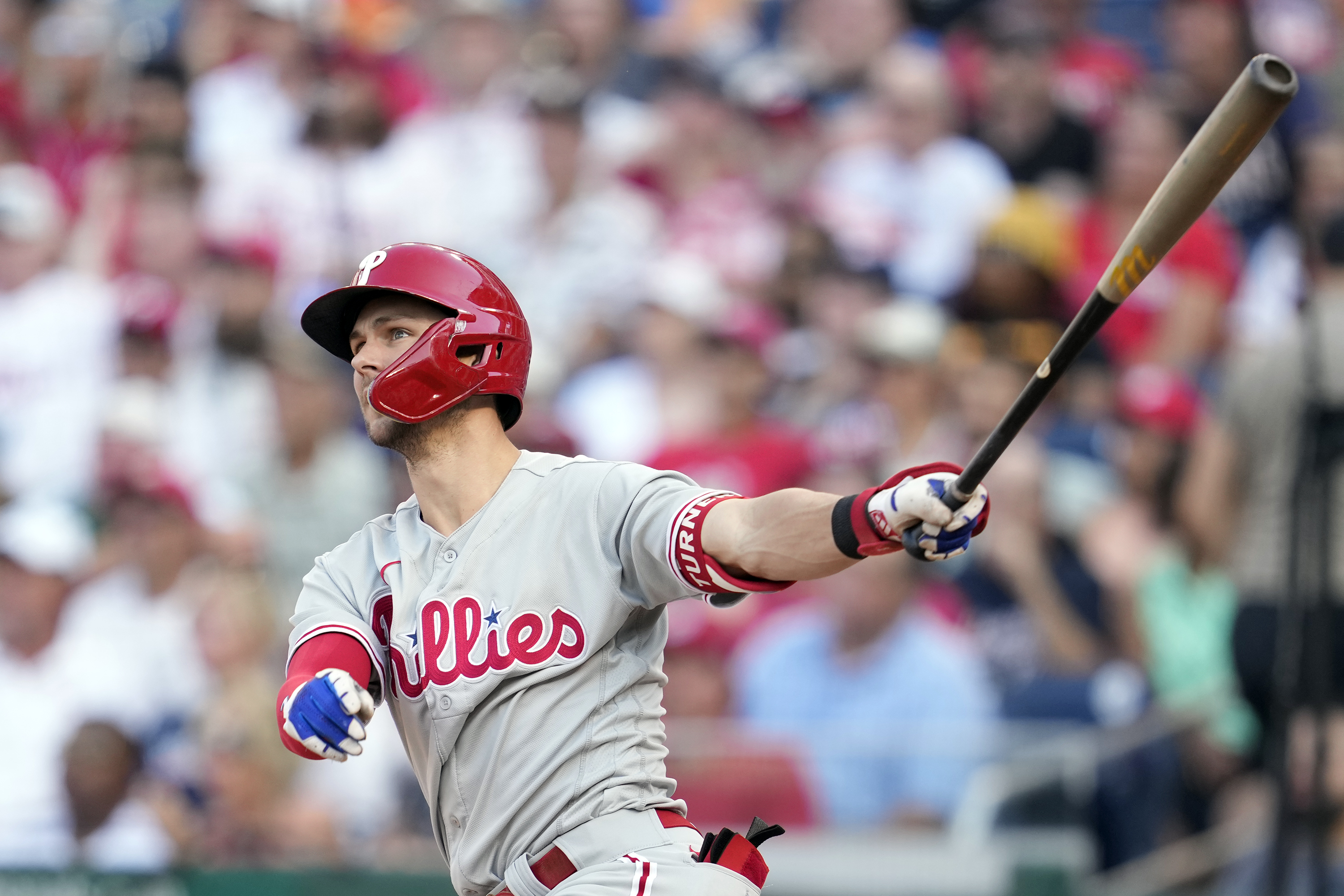 Trea Turner hits 2 of the Phillies' 5 home runs in a 12-3, come-from-behind  win over Nationals