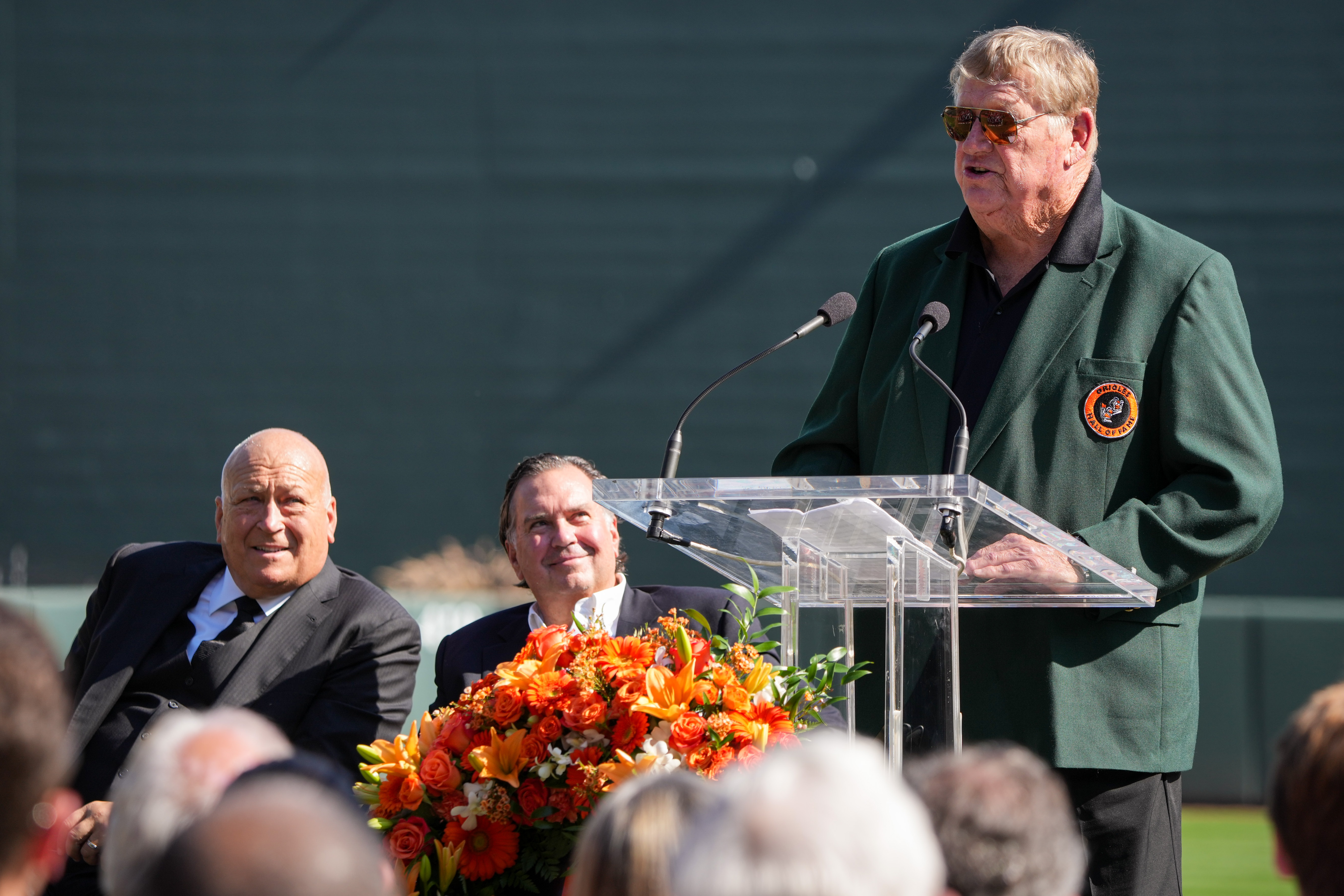 Remembering Brooks Robinson: Eddie Murray speaking at today's memorial  service.