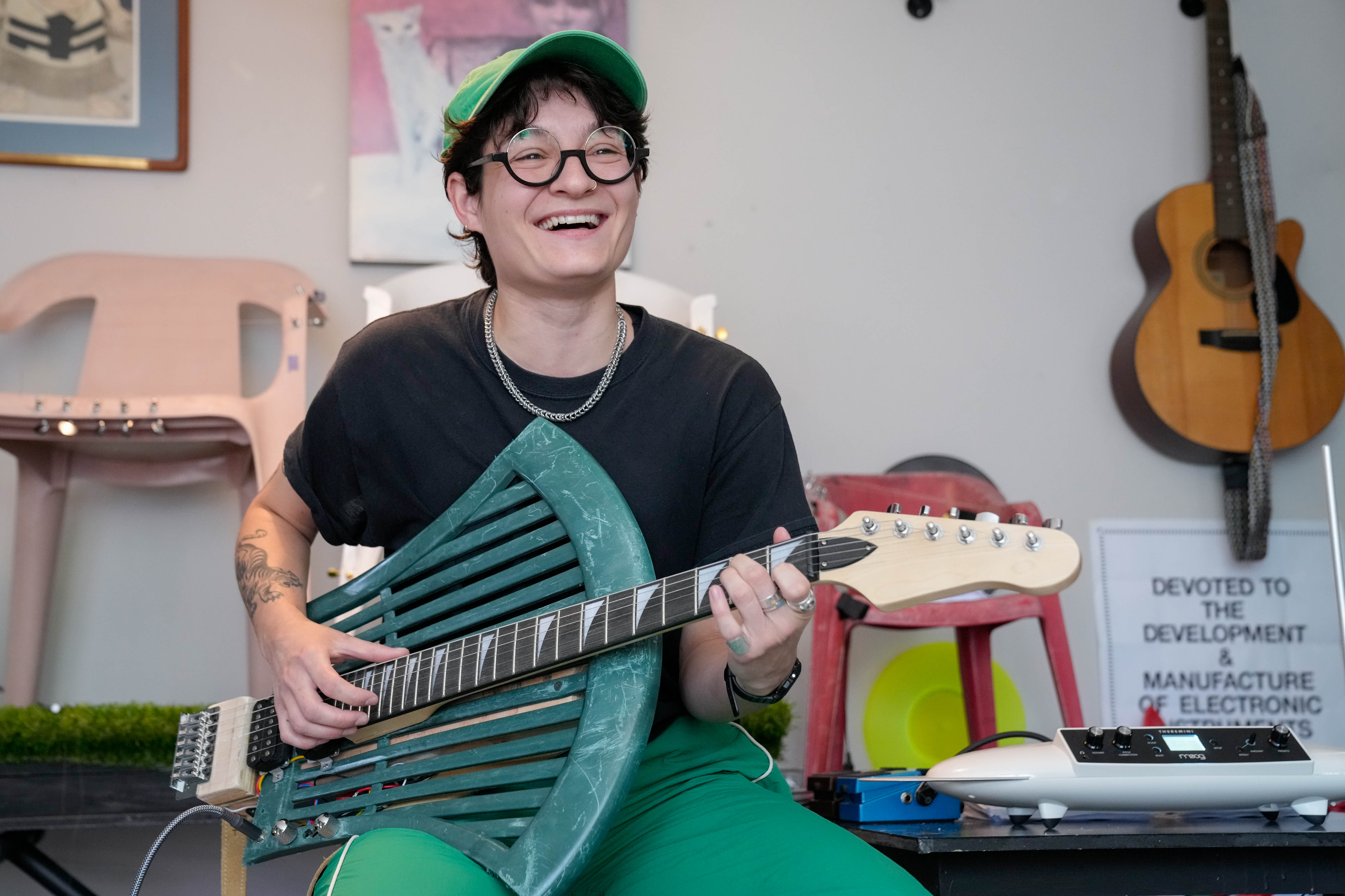 Artist Dan Ortiz Leizman plucks poignant tunes from unlikely