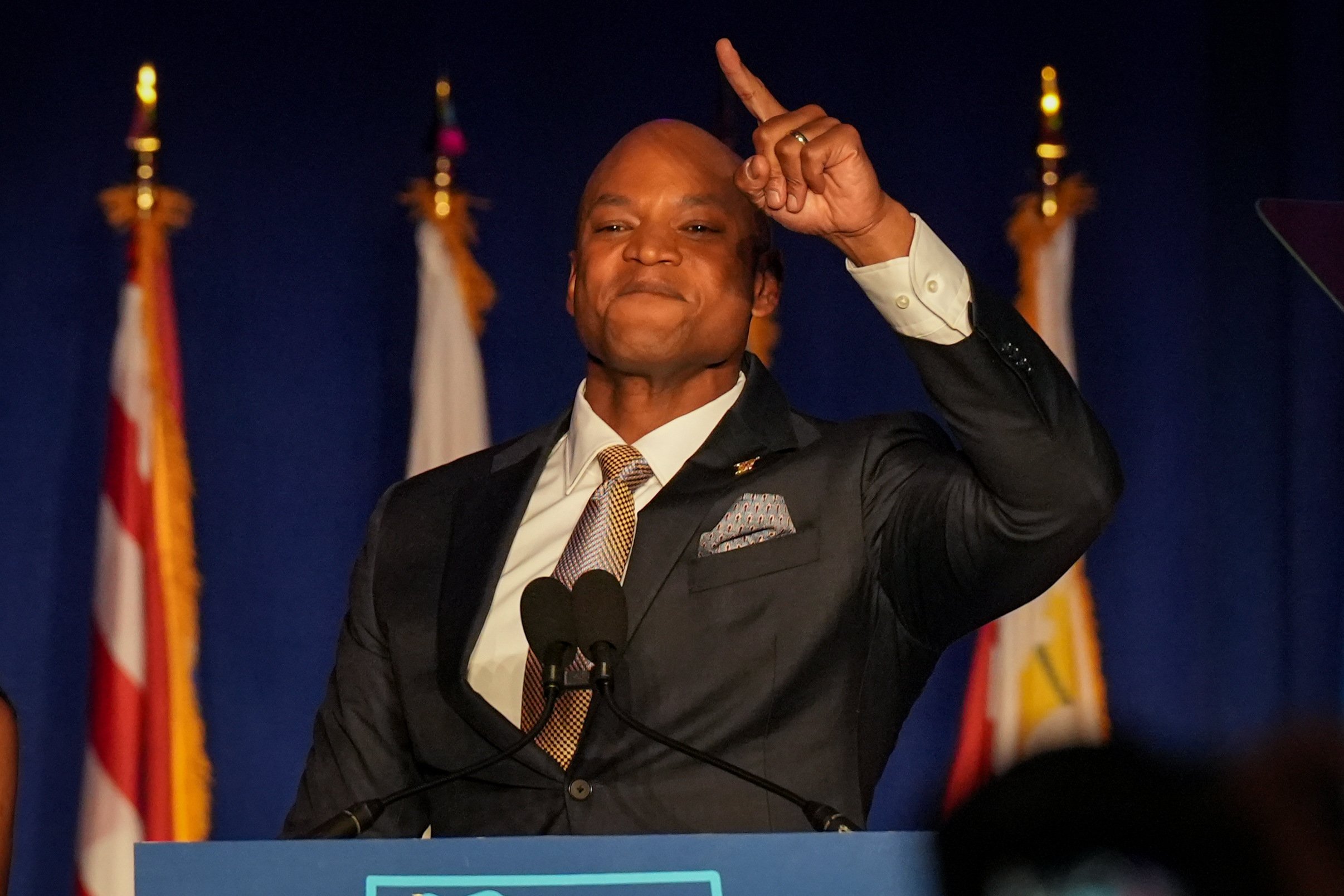 Maryland Gov. Wes Moore a 'guest splasher' during Orioles' Sunday night  game - CBS Baltimore