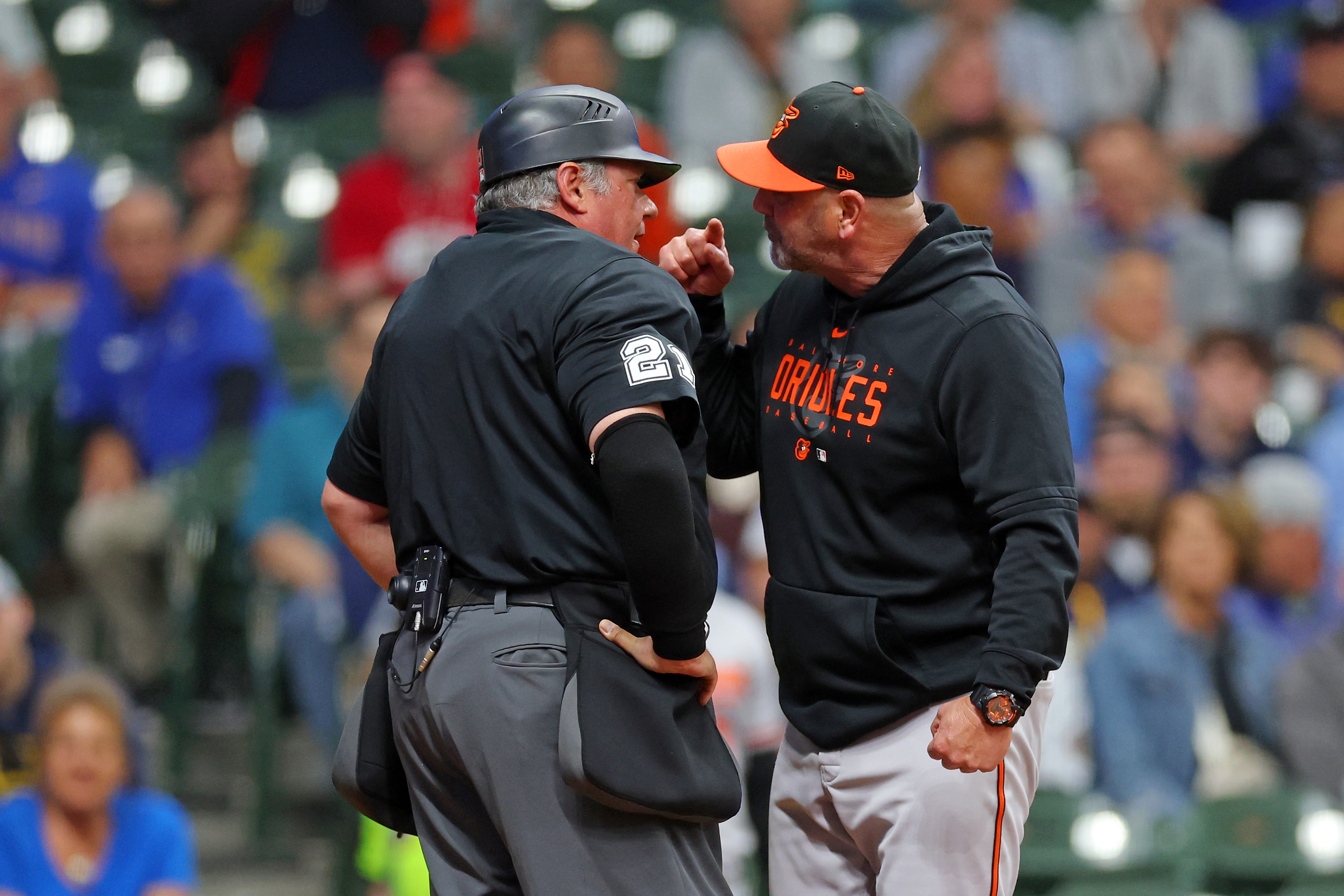 Yanks toss it away in 9th, fall to Hays, Orioles 3-2 in 10th - WTOP News