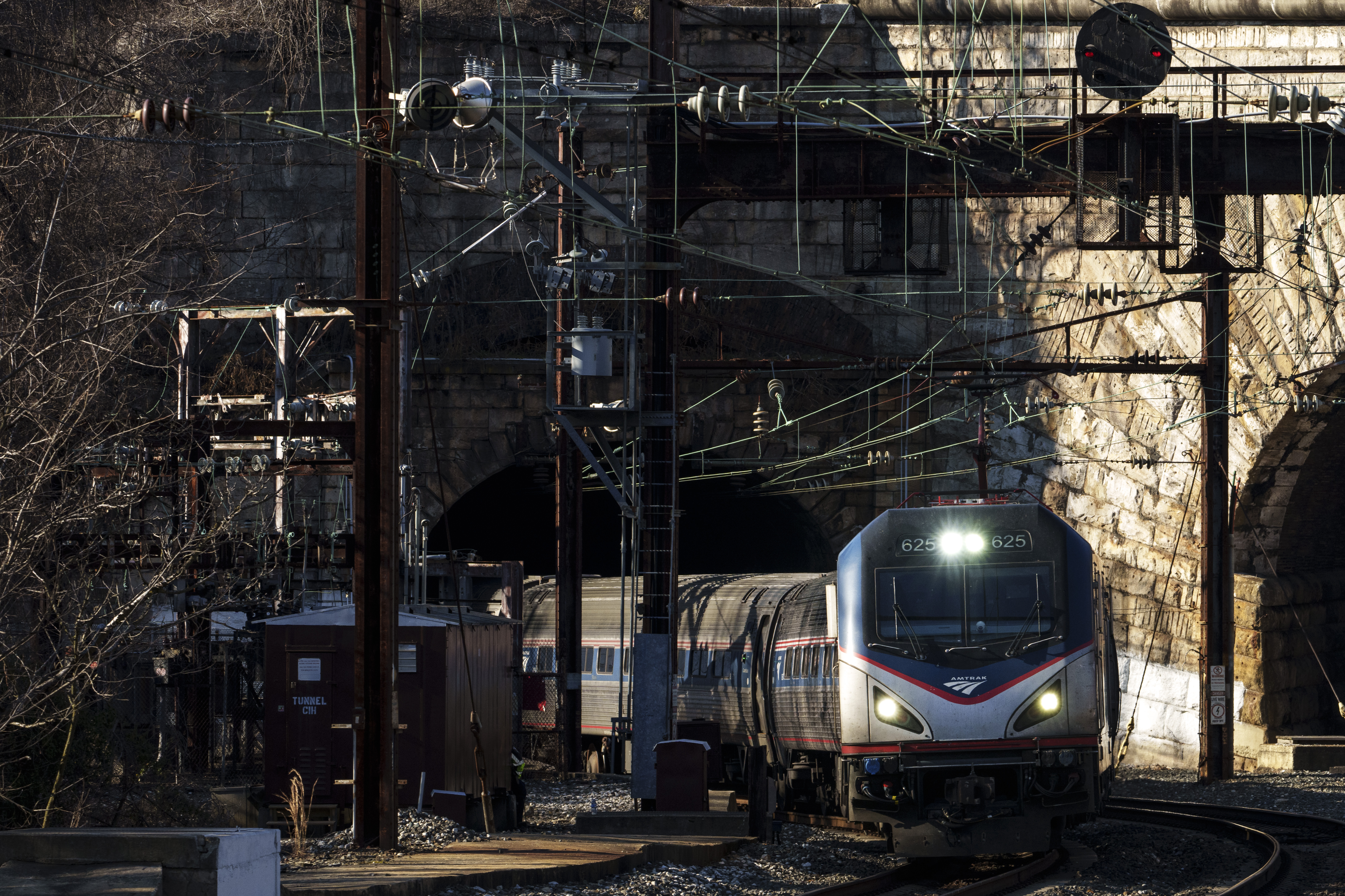 Amtrak cancels controversial vent for West Baltimore tunnel project, citing cost savings