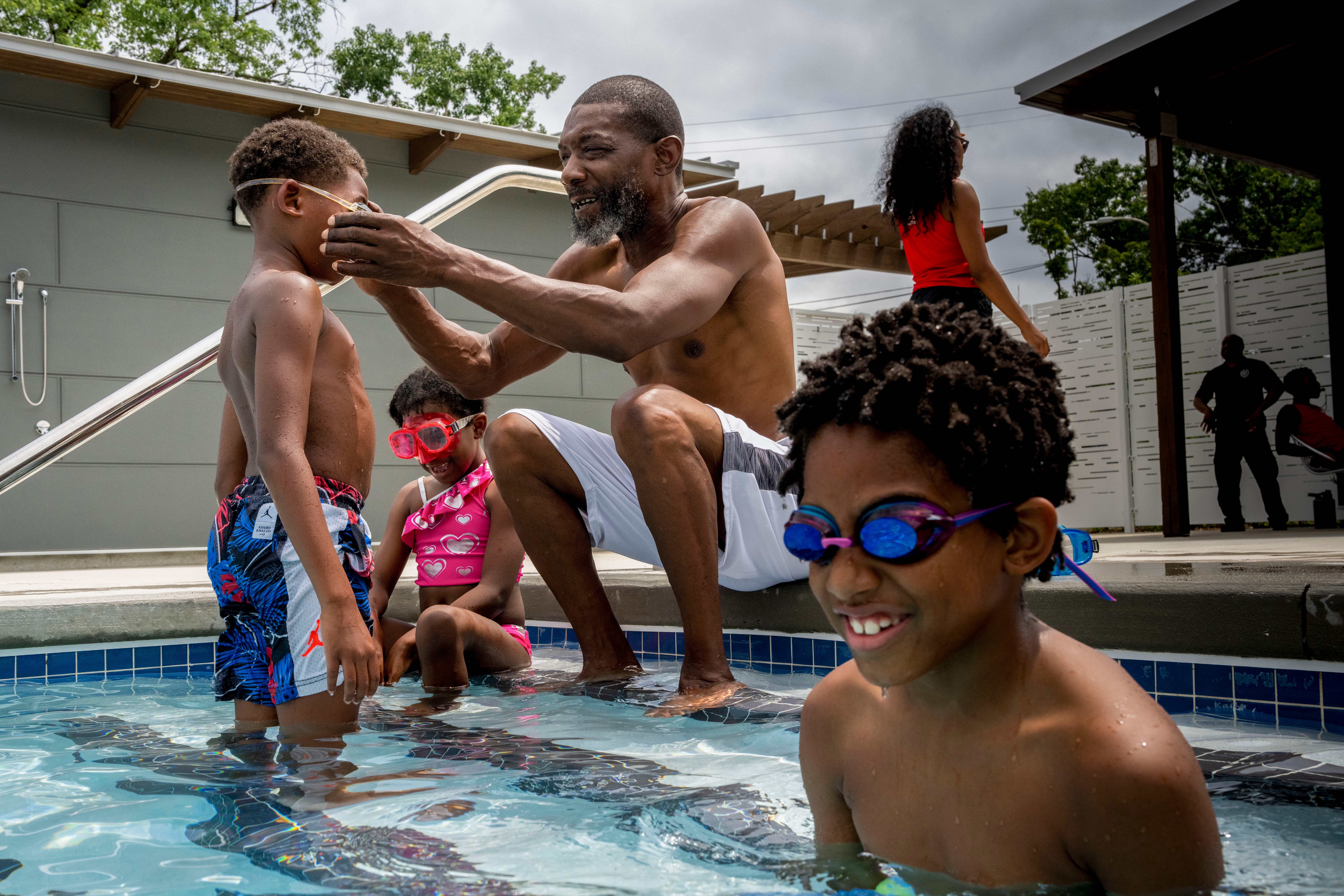 Baltimore officials announce pool schedules, plans for extreme heat