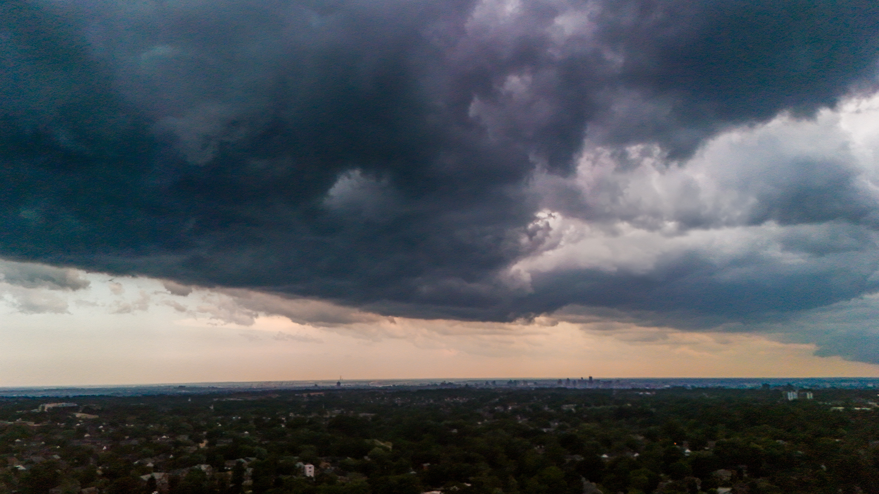 Maryland braces for severe thunderstorms with 70 mph winds, possible tornadoes