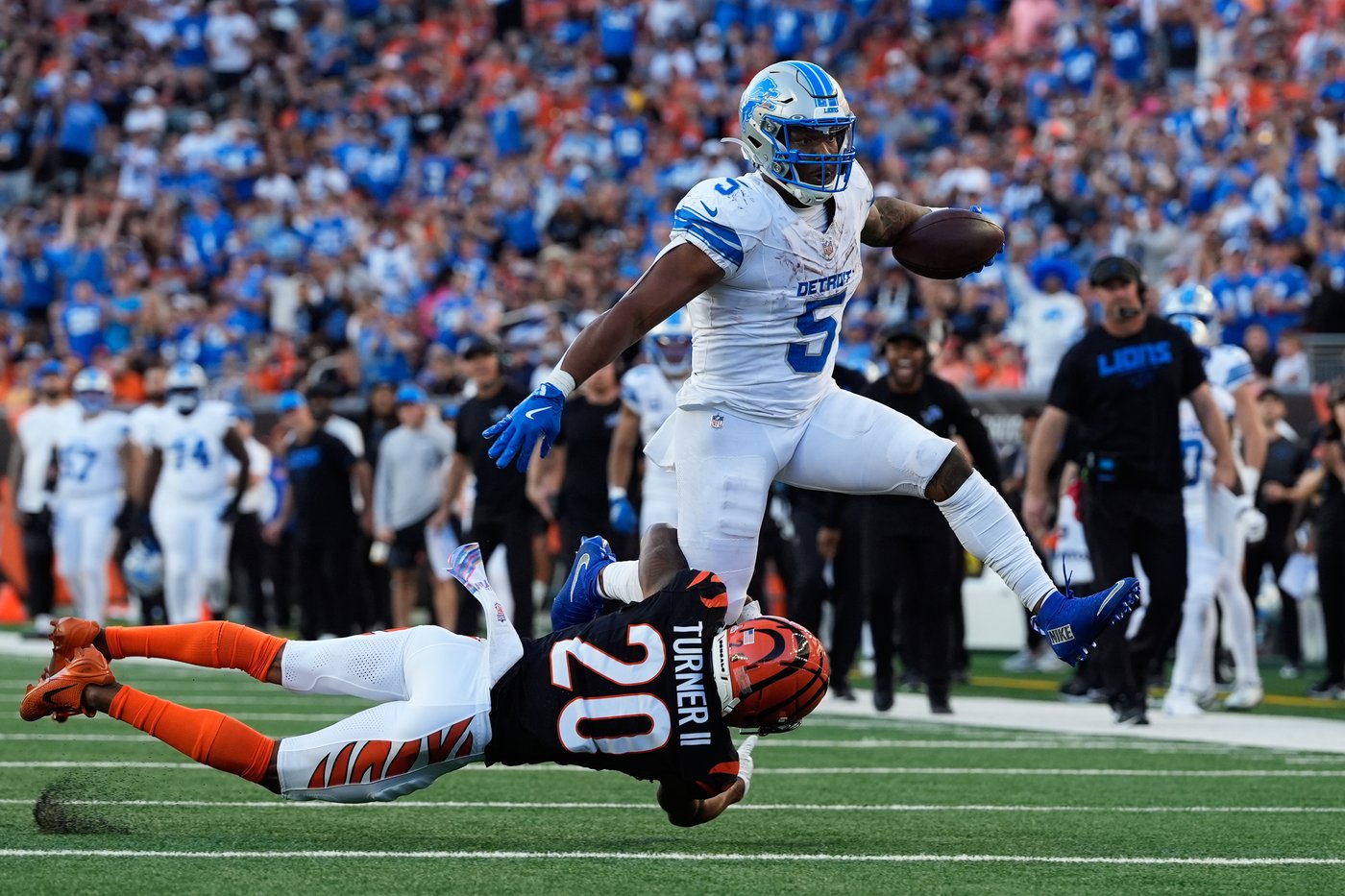 David Montgomery Stats, News, Video, Bio, Highlights on TSN