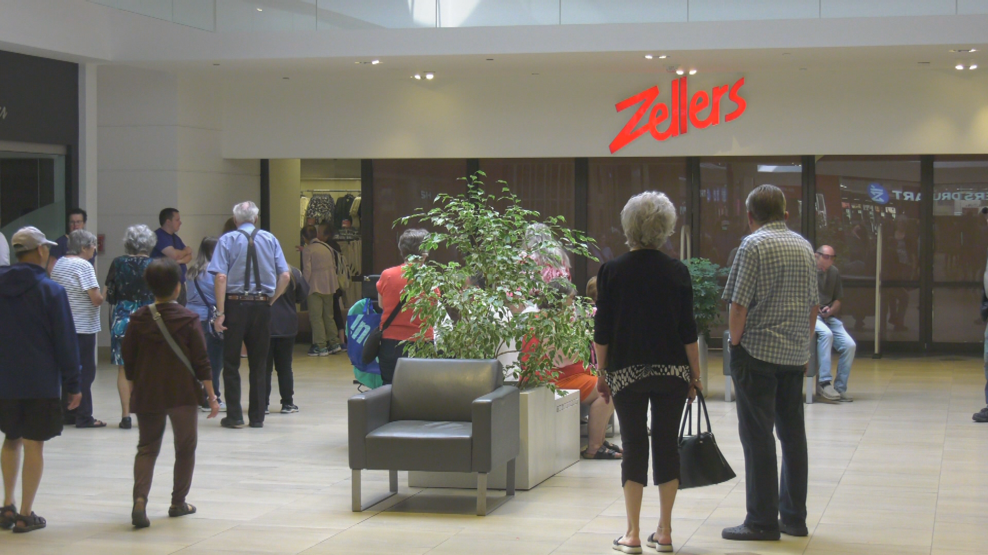 Opening of new Zellers in Edmonton delayed