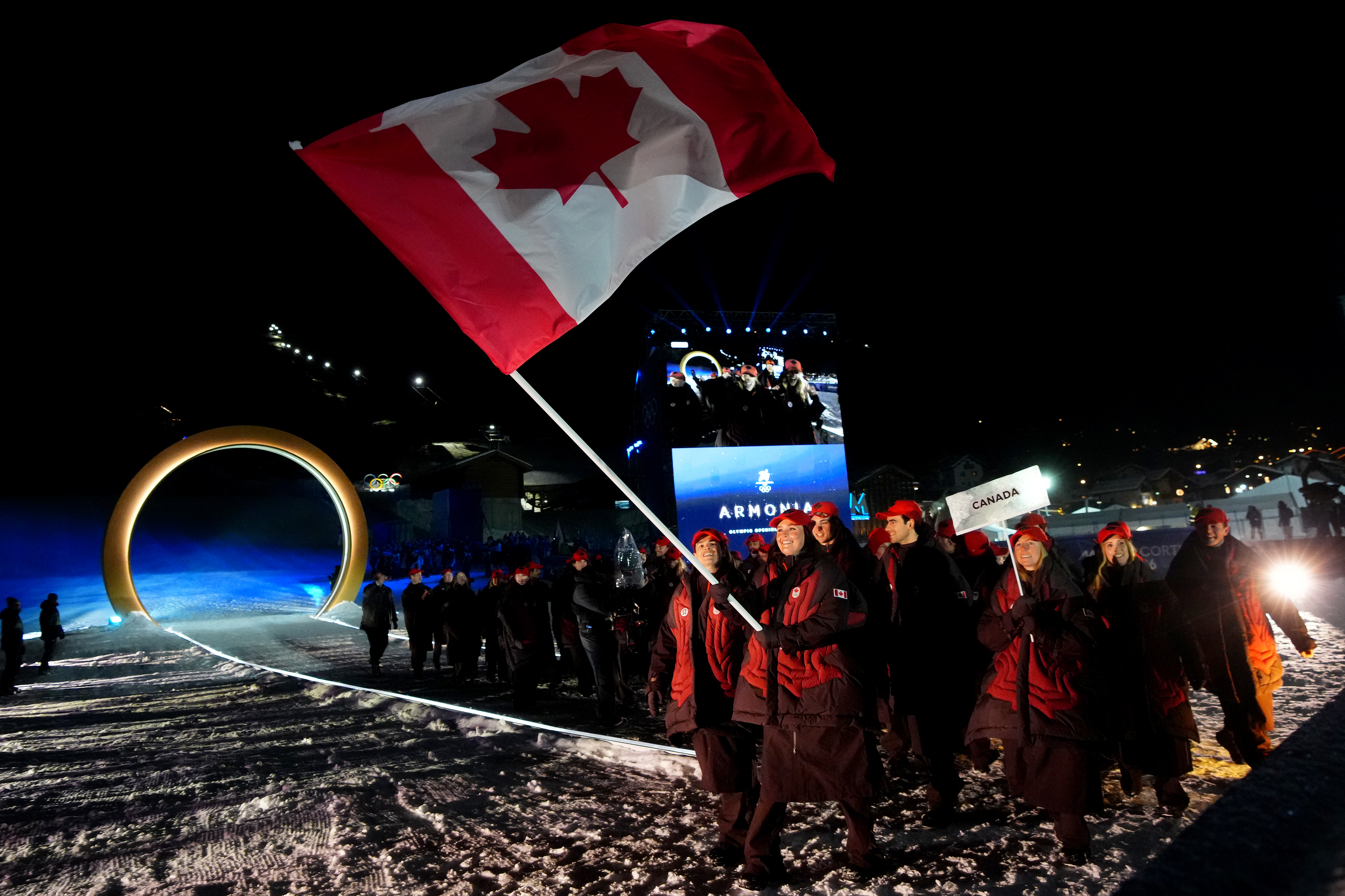 La veste du Canada aux Olympiques sous toutes ses coutures avec