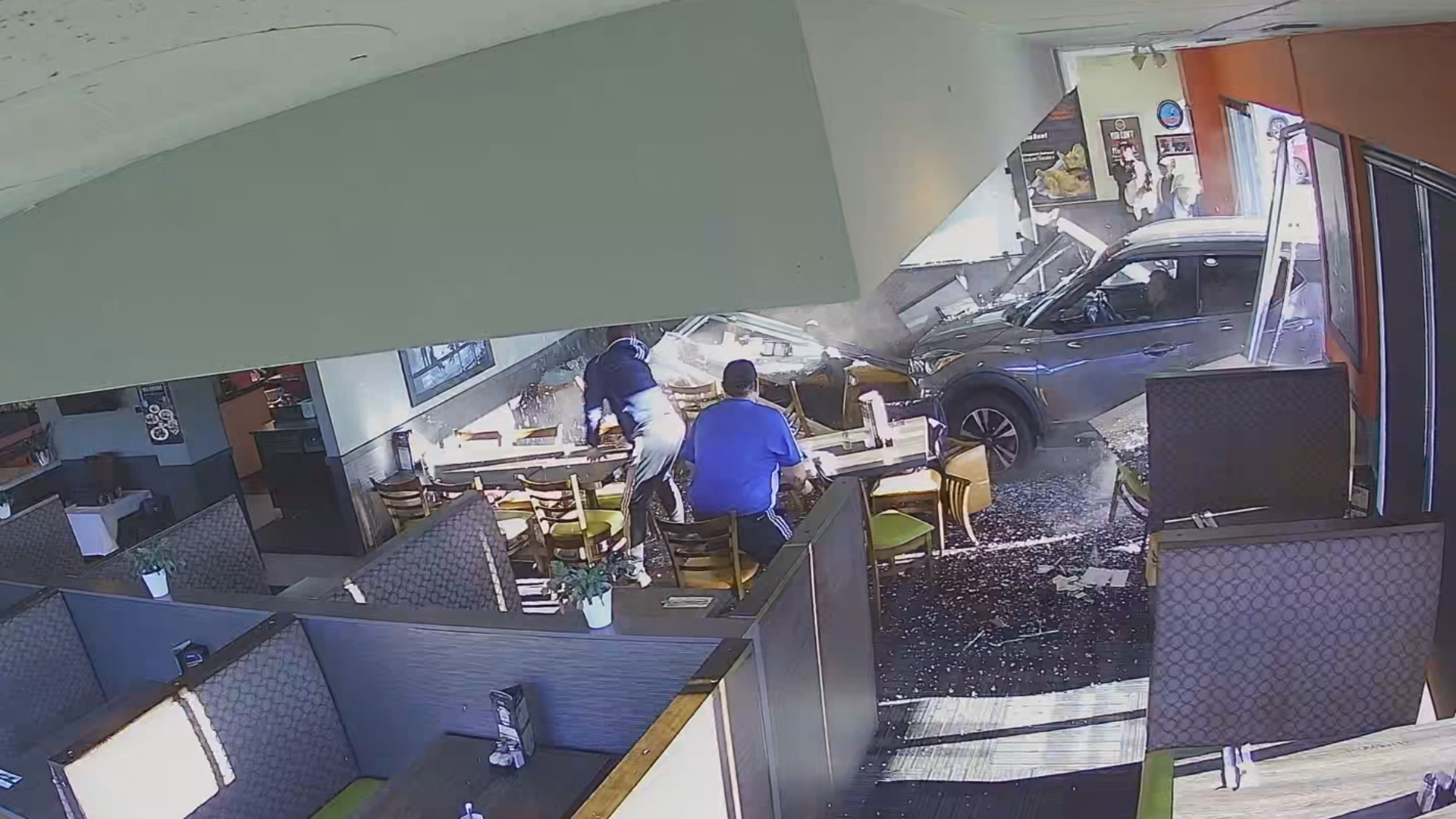 Video shows SUV crashing into Vancouver Island restaurant 